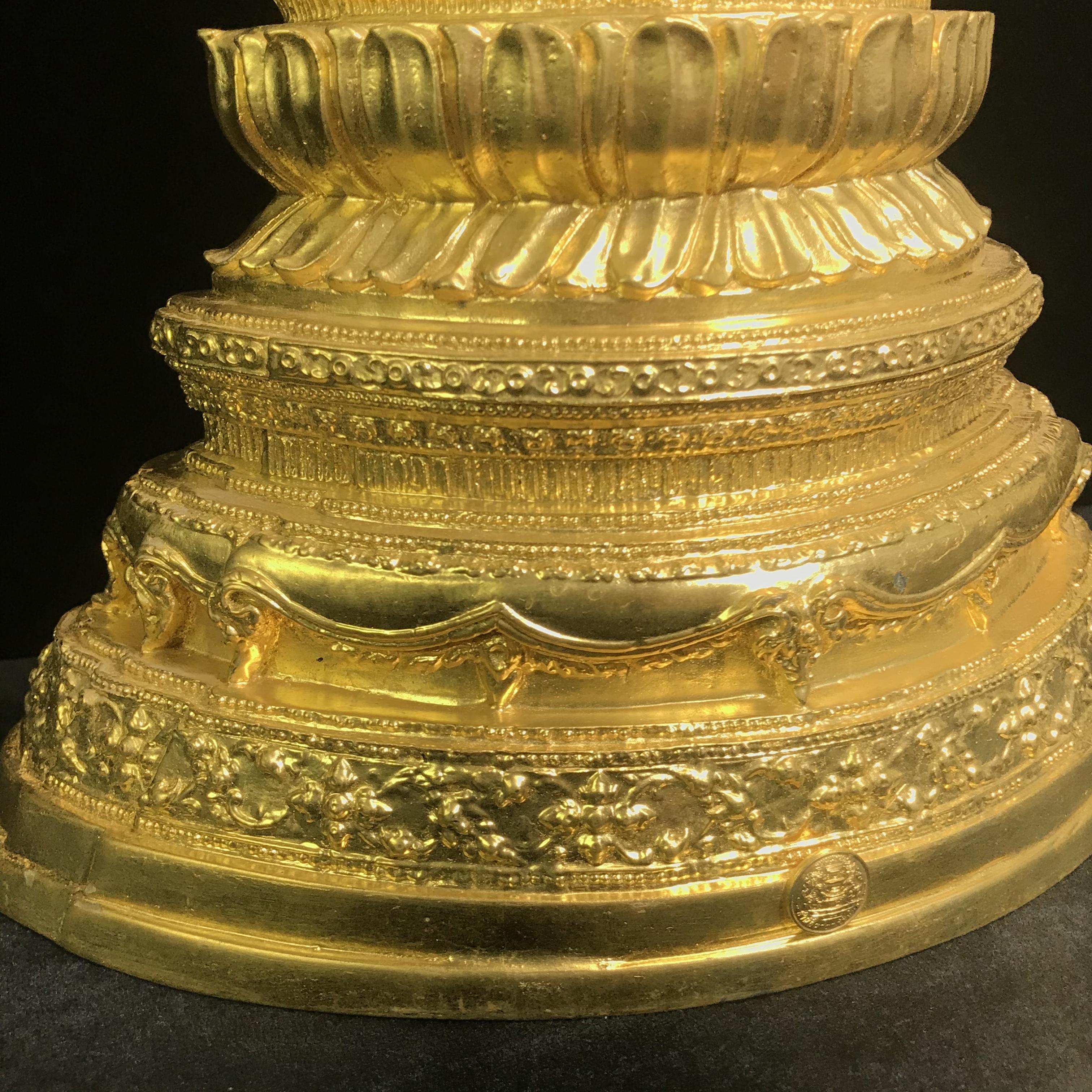 พระพุทธนวมมหาราชายุจฉับปริวัตนมงคล ภปร. พระบาทสมเด็จพระเจ้าอยู่ห้วรัชกาลที่9 เนื่องในวโรกาสเฉลิมพระชนมพรรษา 6 รอบ ( 72 พรรษา )ปี 2542 โดยสำนักนายกรัฐมนตรี หน้าตัก 5นิ้ว(พิธีใหญ่ พุทธศิลป์สวย งดงาม)