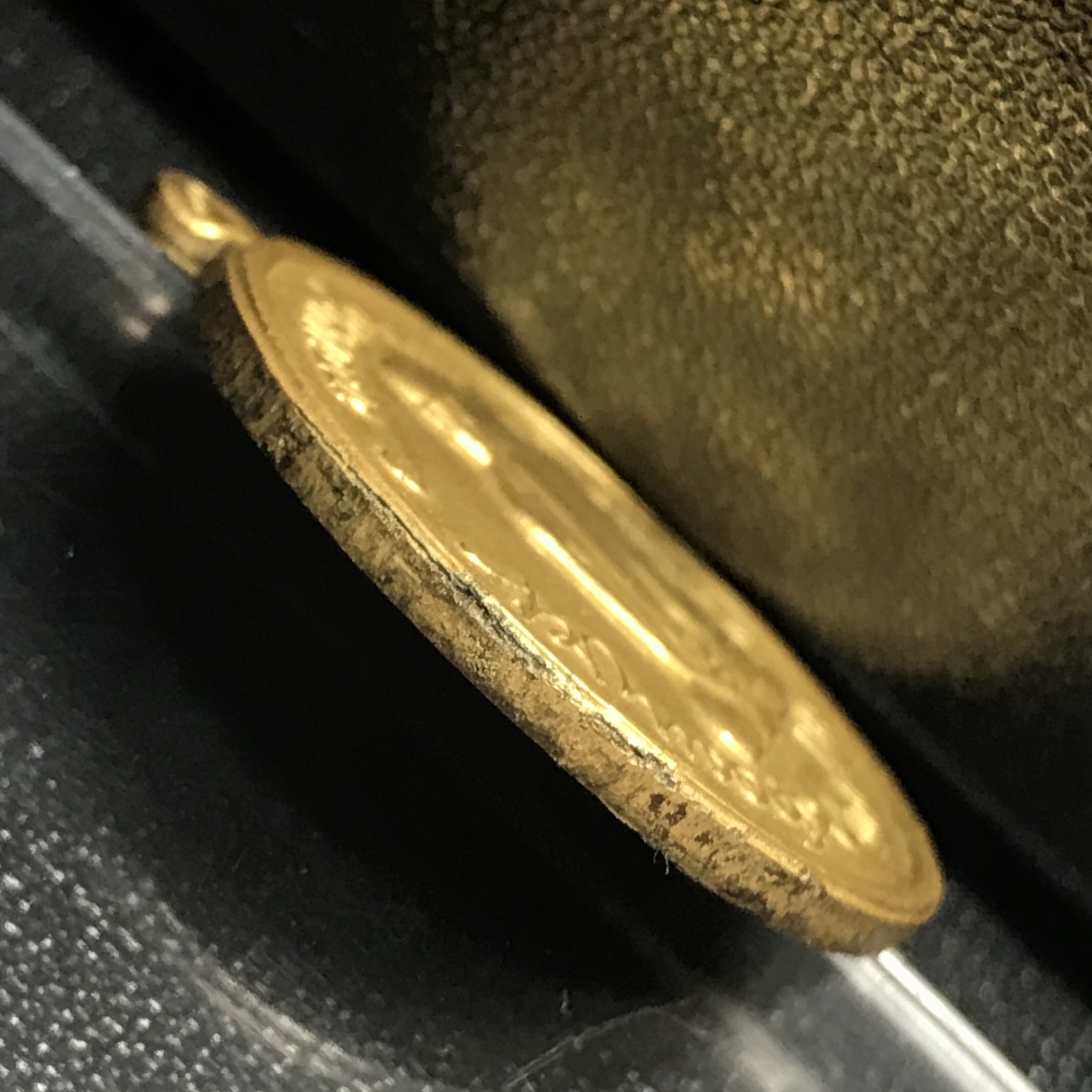 เหรียญทรงผนวช ในหลวงรัชกาลที่9 วัดบวรนิเวศวิหาร พ.ศ.2508 เนื้อทองเหลืองฝาบาตร พิมพ์ธรรมดา(เจดีย์ไม่เต็ม) บล็อกหลังอัลปาก้า สภาพสวยสุดๆคมๆหายาก