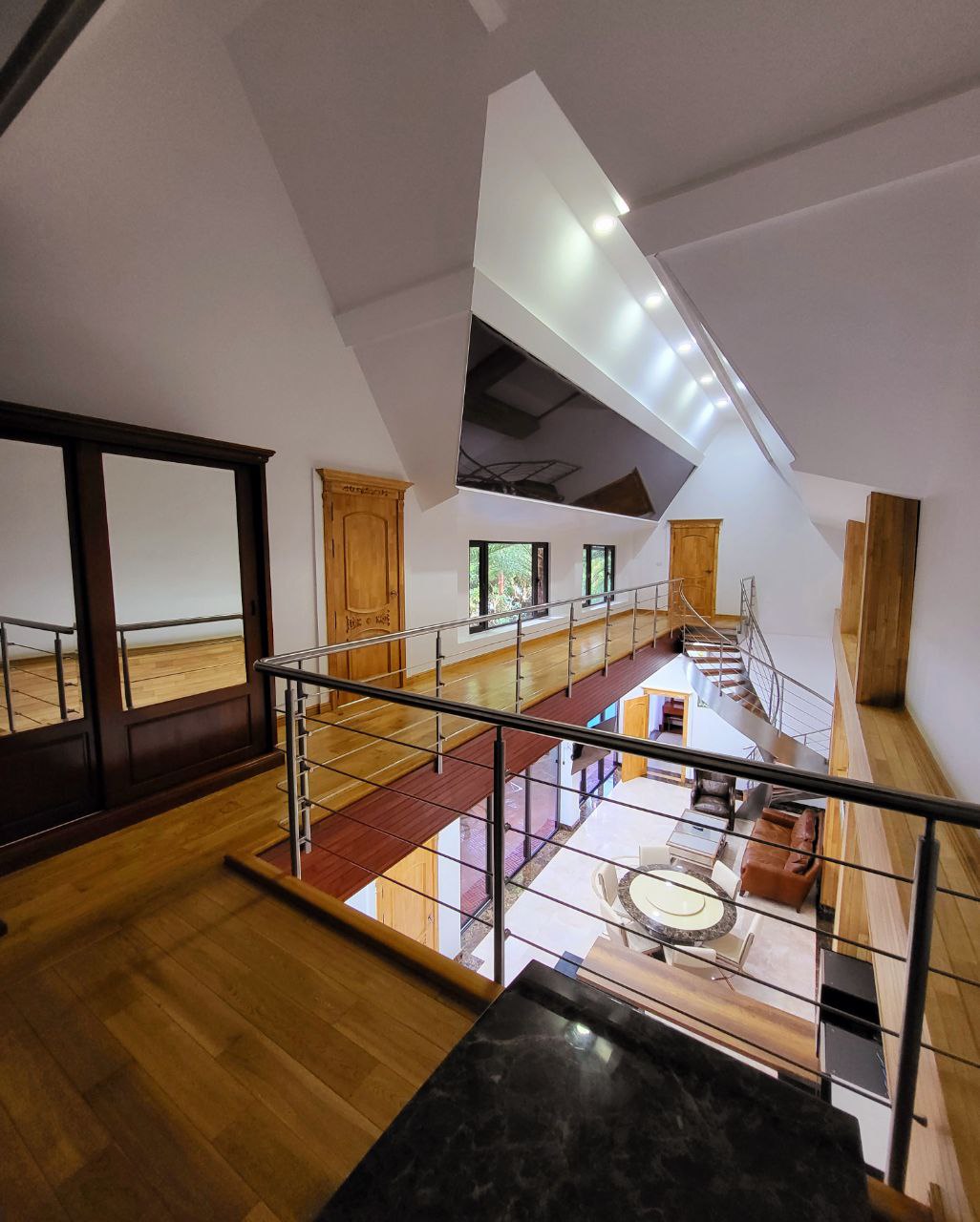 For Rent : Rawai, Naiharn Private Pool Villa, 4 bedrooms 5 Bathrooms