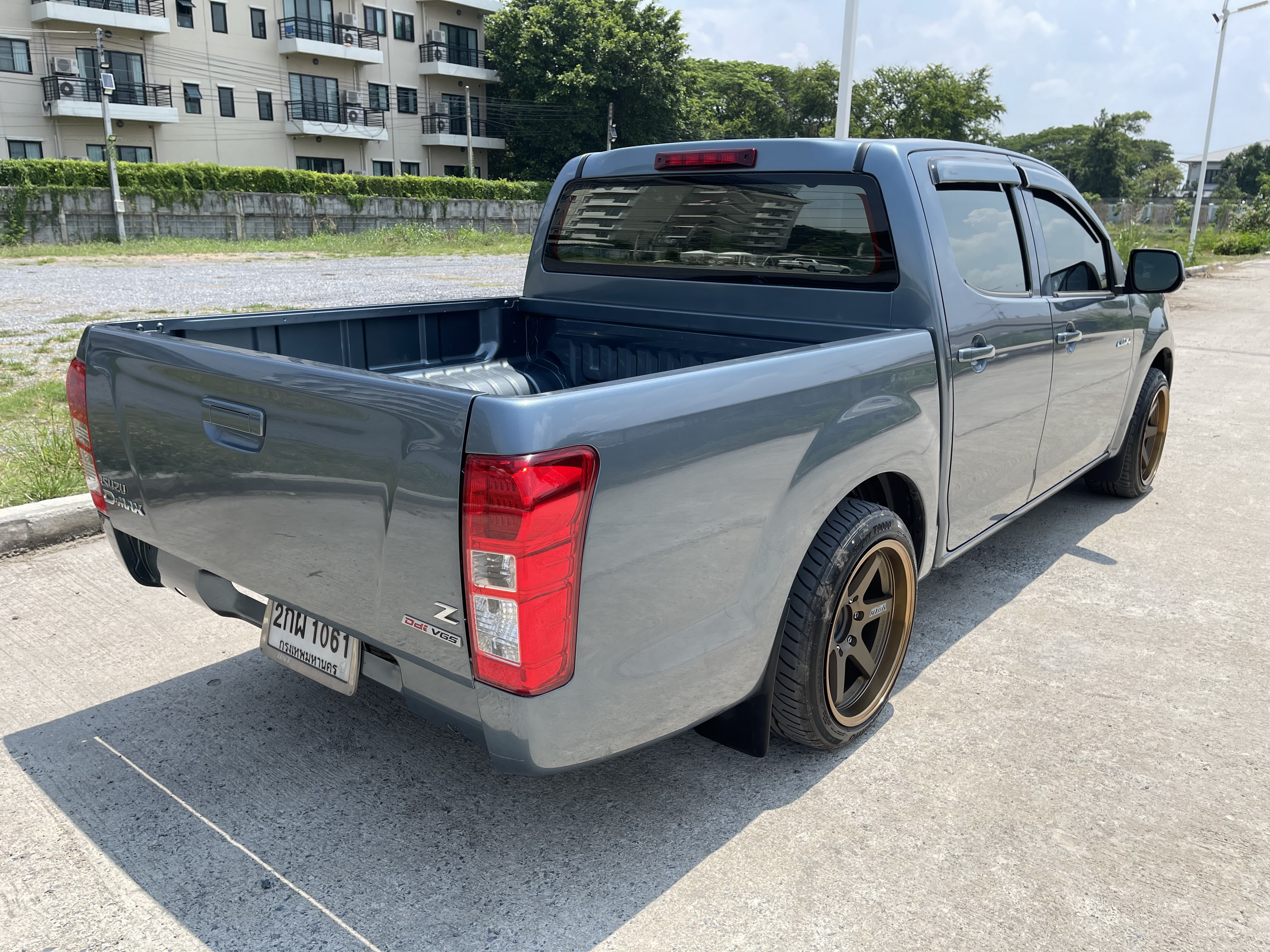 Isuzu Dmax All New 4ประตู 2.5 Vgs Z 2013 เทา