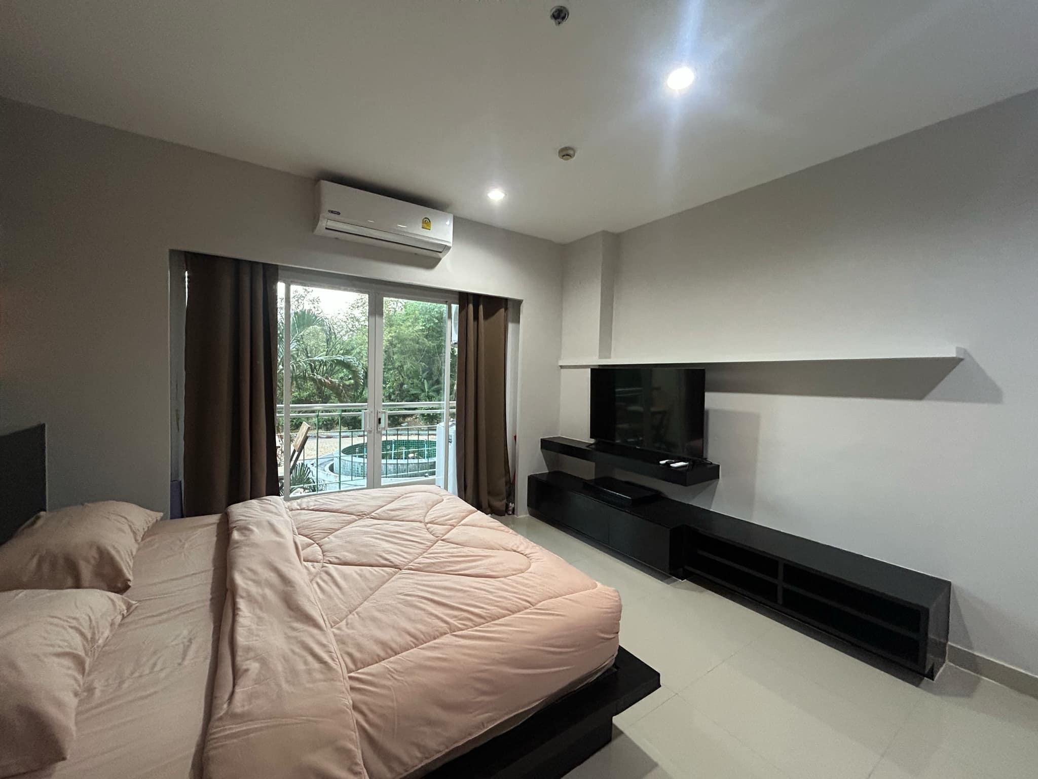 For Rent : Samkong, Phanason Green Place Condo, 1 bedroom, 1st flr.
