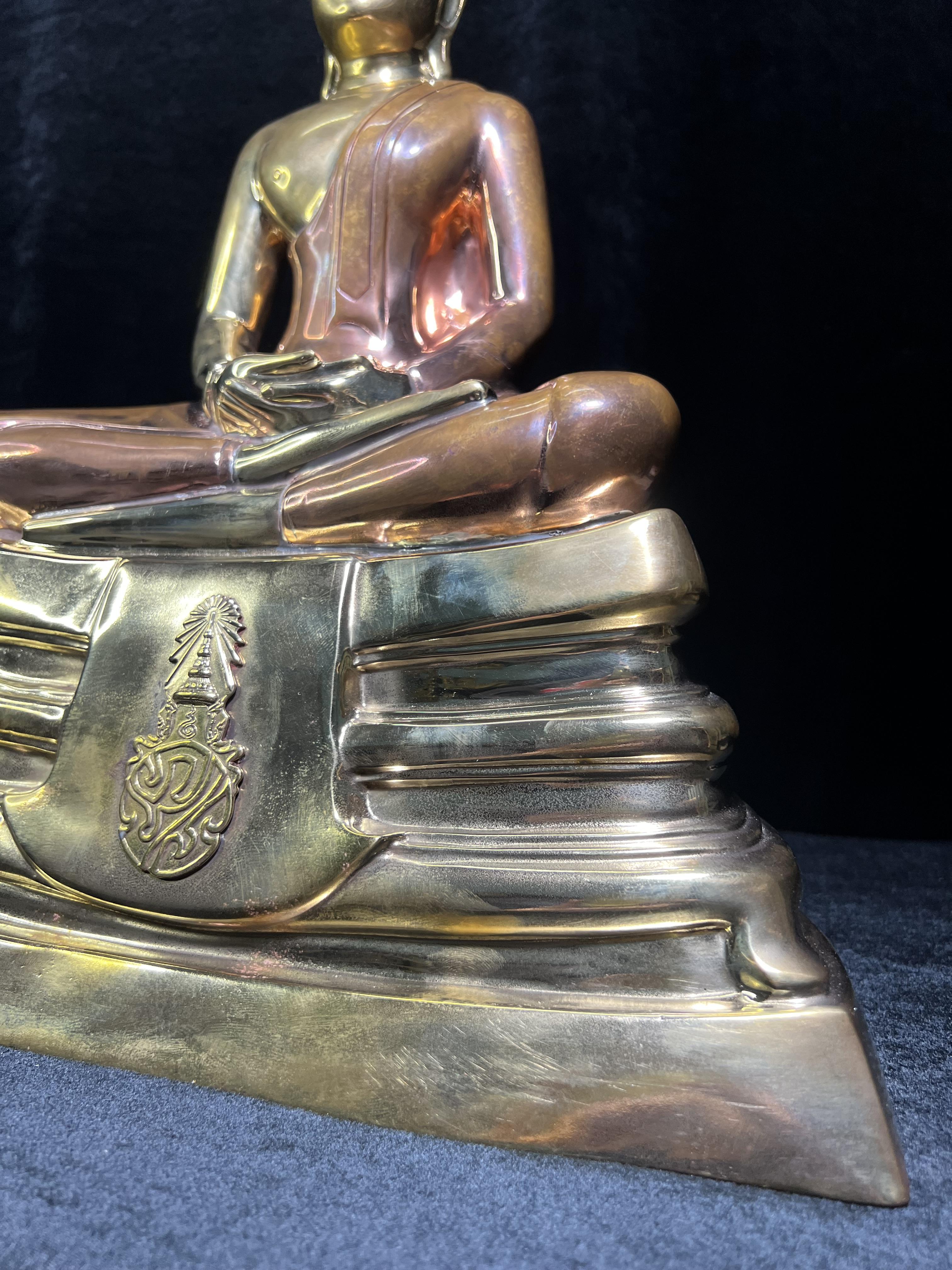 พระบูชาพระพุทธโสธร ภปร. รุ่นย้อนยุค ปี 2539 กาญจนาภิเษกครองราชสมบัติครบ 50ปี ในหลวงรัชกาลที่ 9 ขนาดหน้าตัก 9นิ้ว เนื้อสามกษัตริย์ หมายเลข๐๒๓๒๓(เลขสวย)อีกหนึ่งรุ่นยอดนิยม