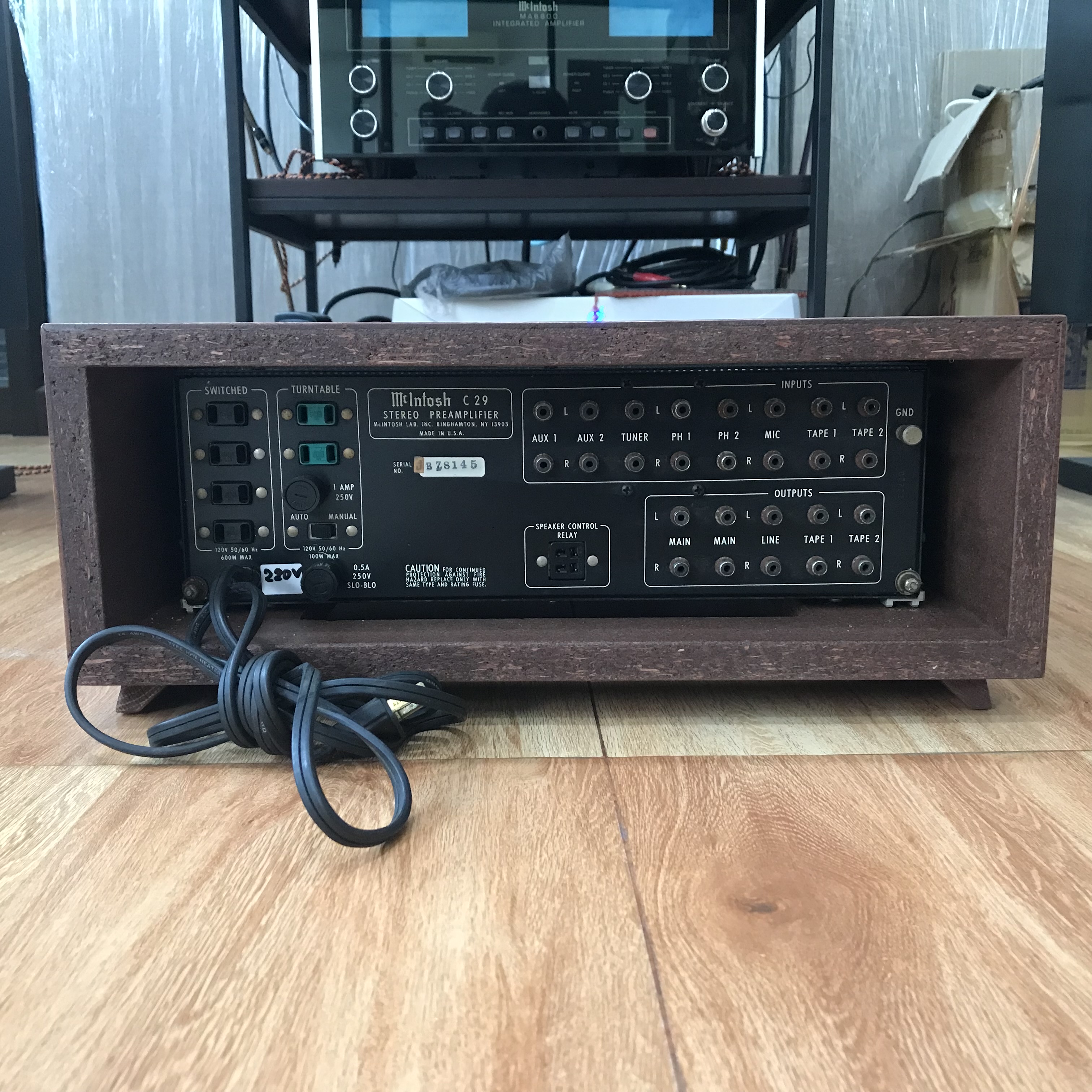 Pre Amp ยี่ห้อ Mcintosh รุ่น C29 (Made in USA) ไฟ 220Volts