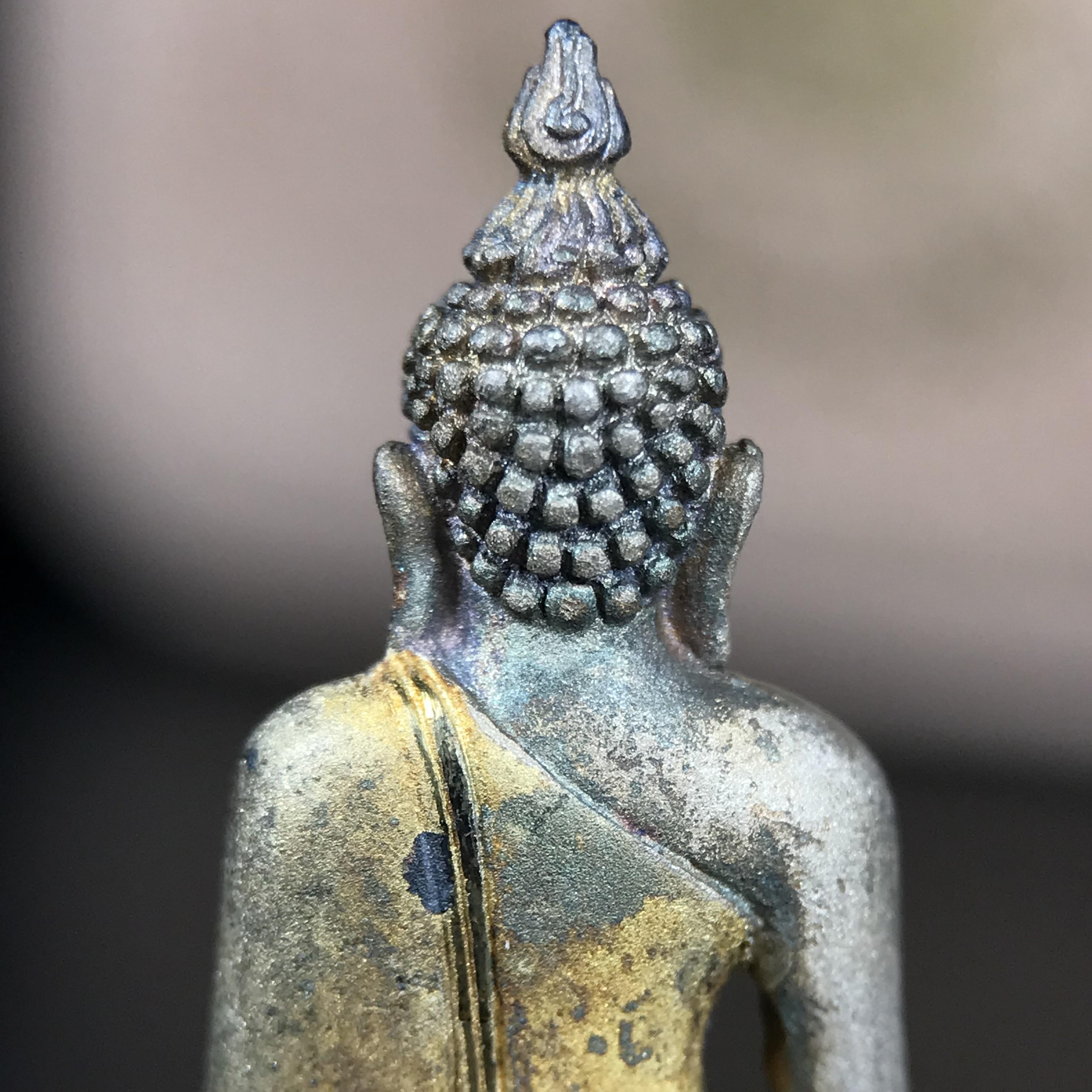 พระกริ่งไพรีพินาศ ตรากาญจนาภิเษกครองสิริราชสมบัติครบ 50 ปี รัชกาลที่9 ปี2540 เนื้อเงินสามกษัตริย์(ผิวเดิมสวย ครบ สมบูรณ์)พร้อมกล่องบรรจุเดิมครบ ชุดพระราชทาน(หายาก)(เข้มขลังทรงอานุภาพยิ่งใหญ่กำราบศัตรูพ่ายสิ้น พระไพรีพินาศ)(หายากพบเจอได้น้อยมาก)1ใน 539องค์