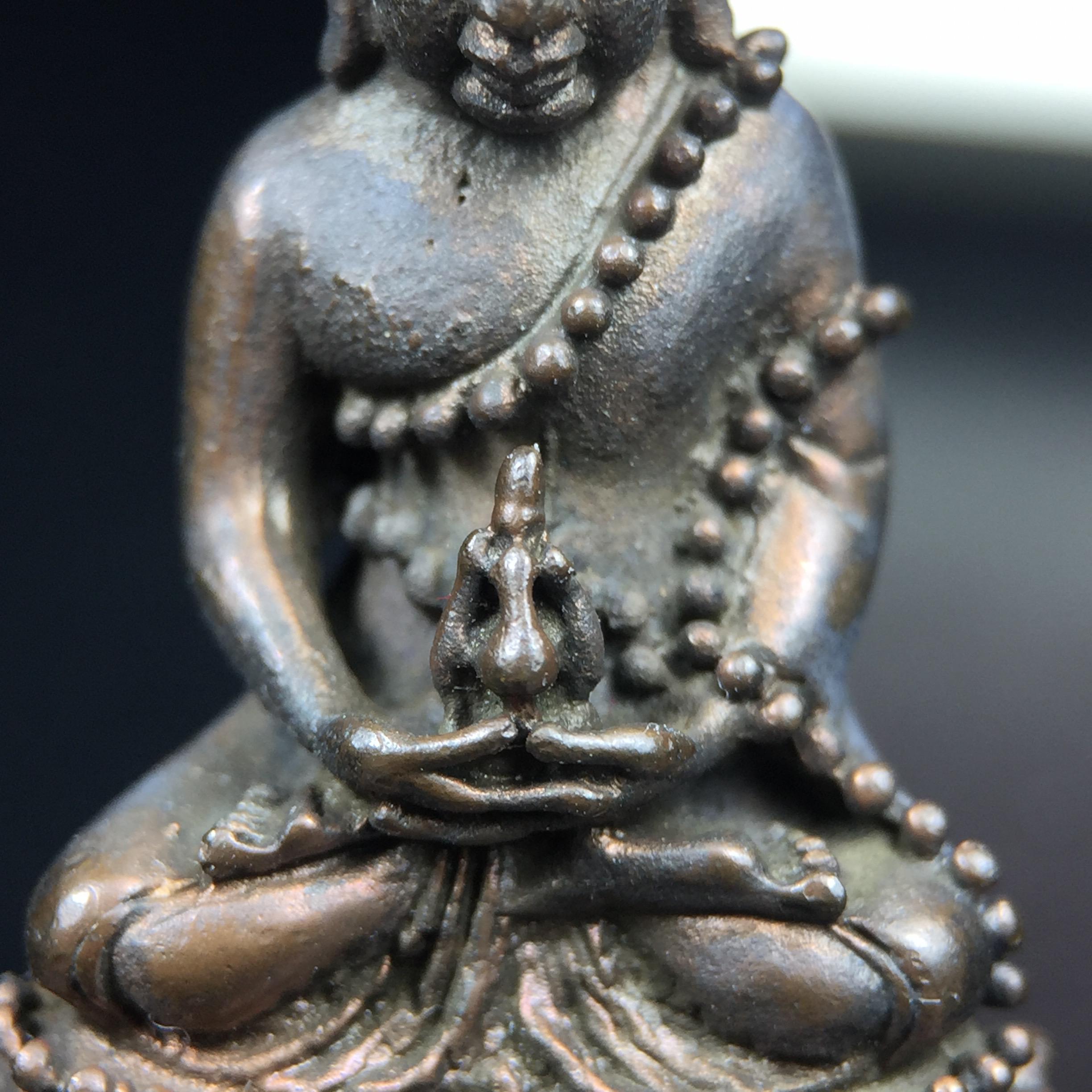 พระกริ่งญาณสังวร(พระกริ่ง ญส.)ปี 2519 เนื้อนวโลหะก้นเงิน สมเด็จพระญาณสังวรและหลวงพ่อคูณ ปริสุทโธ จับสายสูตรร่วมกันในพิธีเททอง ณ อุโบสถวัดบวรนิเวศวิหาร(พิธีใหญ่ เจตนาดี หลวงปู่โต๊ะร่วมปลุกเสก)(สภาพสวยเดิมนอนคากล่องบรรจุเดิมแบบนี้ไม่ควรพลาด)หายาก1ใน2999องค์