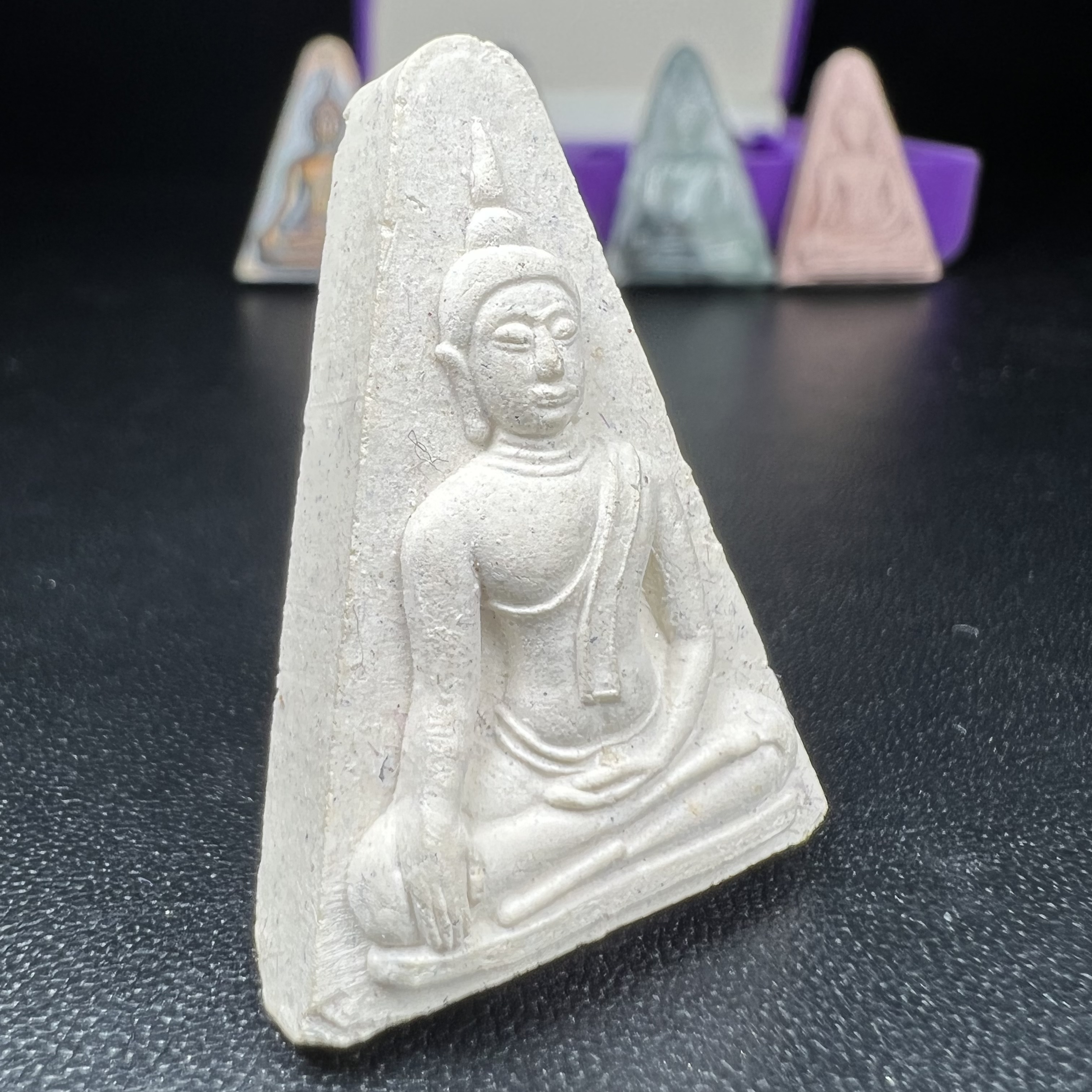 พระนางพญาเสน่ห์จันทร์ สธ. สร้างในวโรกาสทรงเจริญพระชนมายุ 50 พรรษา สมเด็จพระเทพฯ พ.ศ.2548 ชุดพิเศษ (1 ใน 5000 ชุด)หายาก