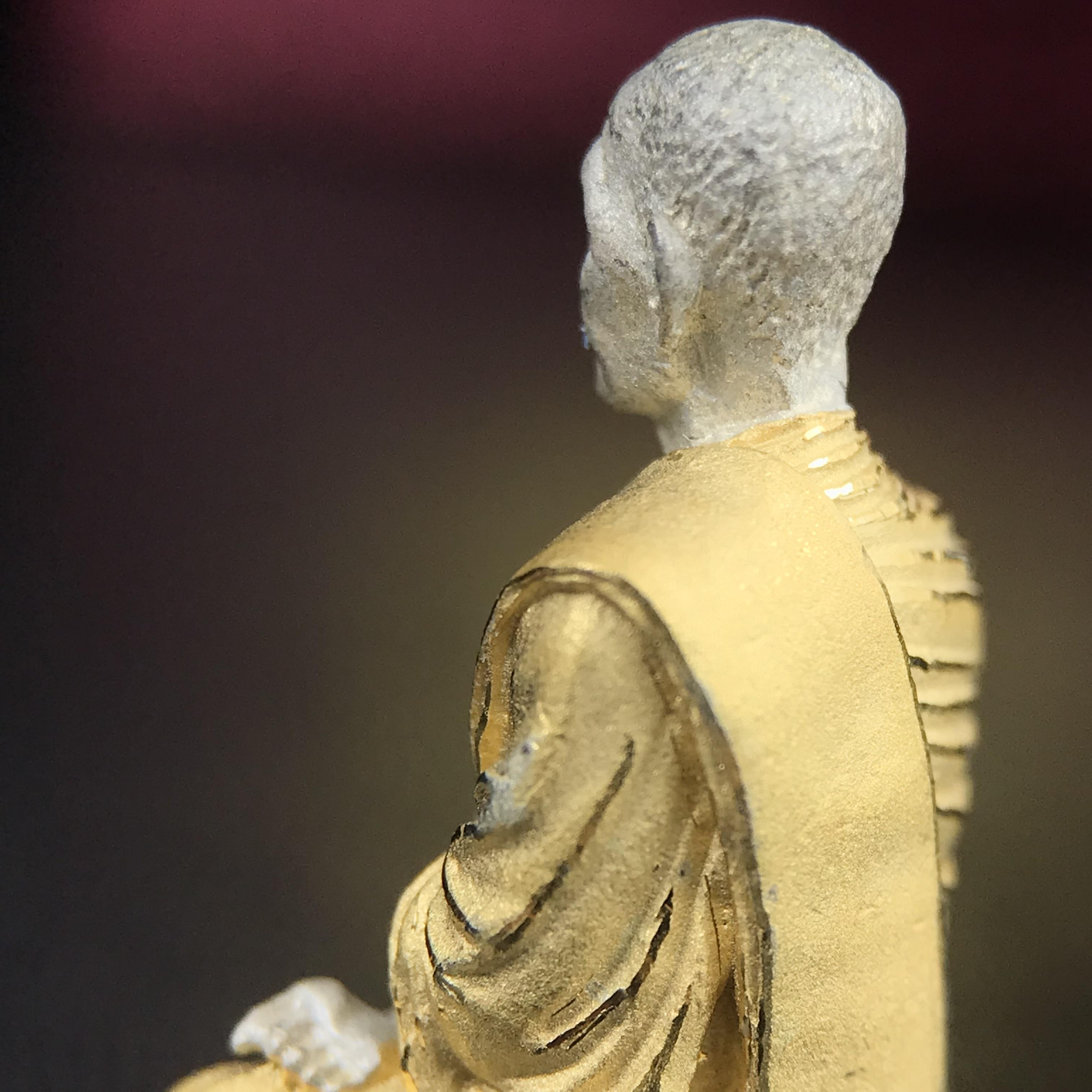 รูปเหมือนสมเด็จพระพุฒาจารย์ (โต พรหมรังสี)วัดใหม่อมตรส บางขุนพรหม ปี2540 รุ่นกาญจนาภิเษก จัดสร้างในวโรกาสที่รัชกาลที่ 9 ทรงครองสิริราชสมบัติ ครบ 50ปี ลอยองค์พิมพ์ใหญ่ เนื้อเงินบริสุทธิ์ 99.9% แบบชุบสามกษัตริย์ขัดเงาบางส่วน พร้อมกล่องบรรจุเดิมครบ