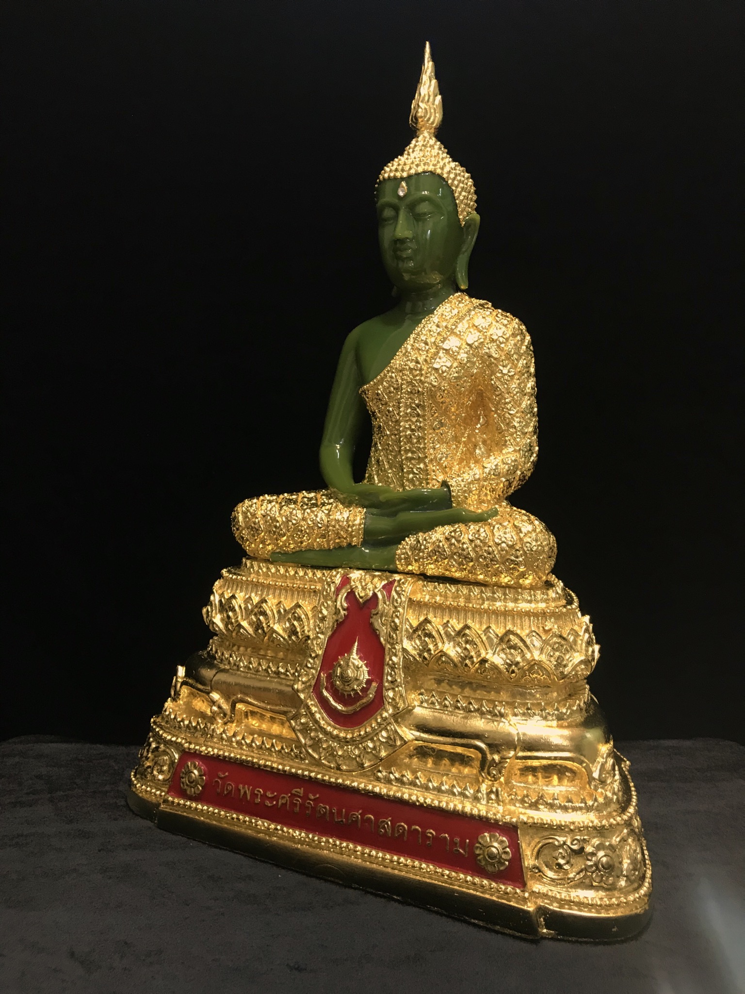 พระพุทธมหามณีรัตนปฏิมากร(พระแก้วมรกต) วัดพระศรีรัตนศาสดาราม สำนักพระราชวัง จัดสร้าง(บรรจุมวลสารใต้ฐาน)ฤดูฝน ขนาดหน้าตัก 9นิ้ว