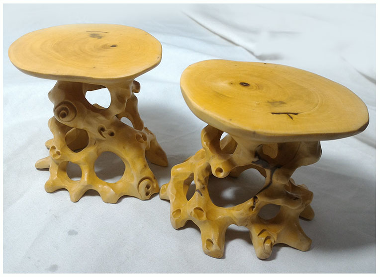 ฐานหรือกี๋ไม้boxwood ทรงรากไม้ อันละ