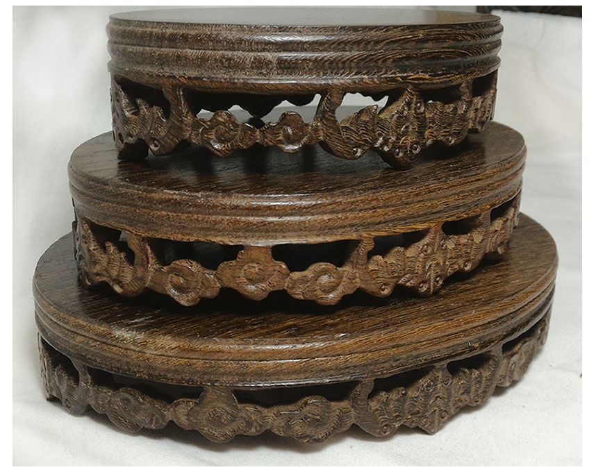 กี๋หรือฐานไม้สไตล์จีนขนาดเล็ก ทรงรี ลายค้างคาว เริ่มตัวละ