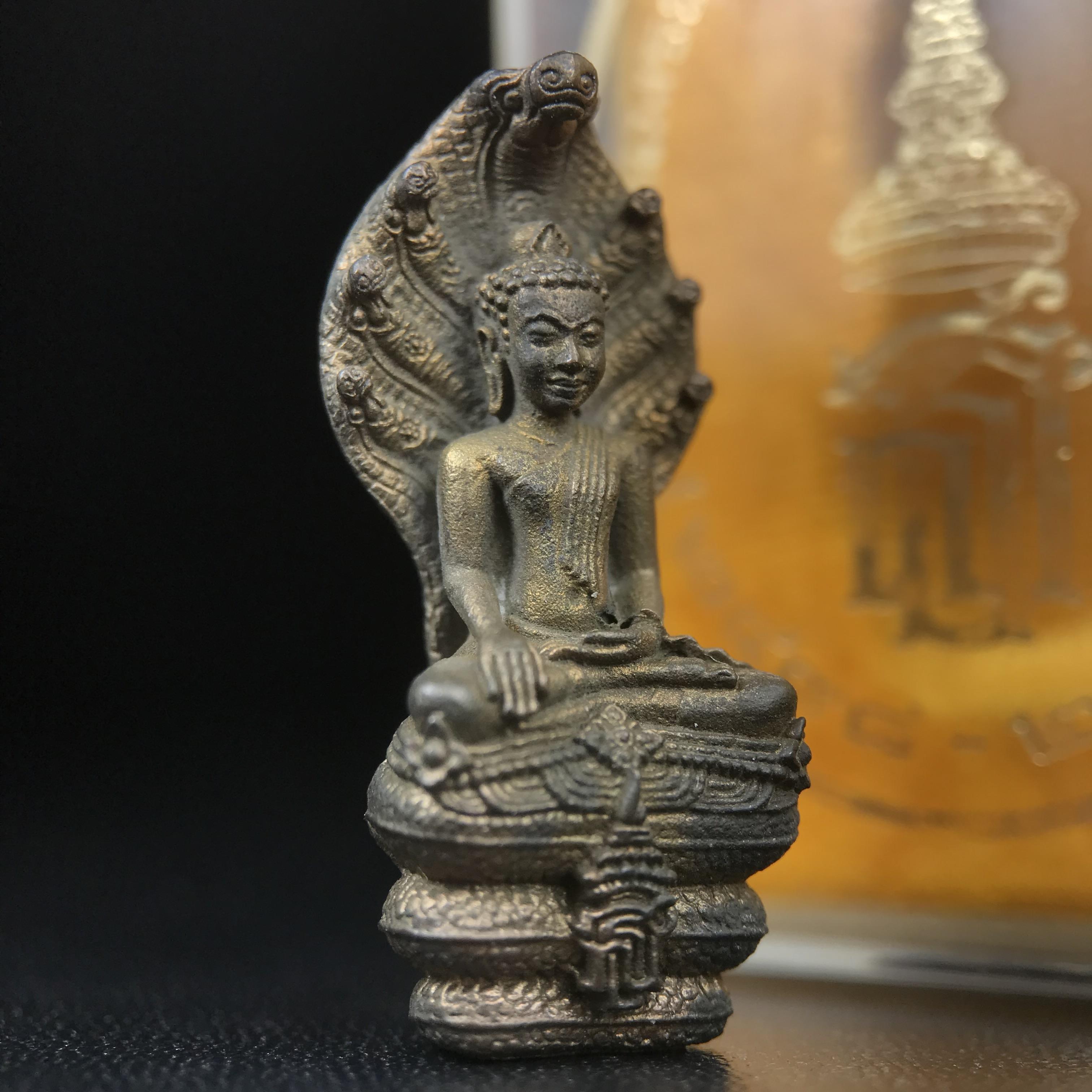 พระพุทธรูปนาคปรกปางมารวิชัย สธ. เนื่องวโรกาสสมเด็จพระเทพรัตนราชสุดาฯทรงเจริญพระชนมายุครบ 3รอบ ปี2534 พระกริ่งนวโลหะ พิธีพุทธาภิเษก ณ วัดบวรนิเวศวิหาร โดยมีสมเด็จพระญาณสังวรสมเด็จพระสังฆราชเป็นองค์ประธาน(พิธีใหญ่ มวลสารดี พุทธศิลป์งดงาม)อุดมวลสารผงจิตรลดา