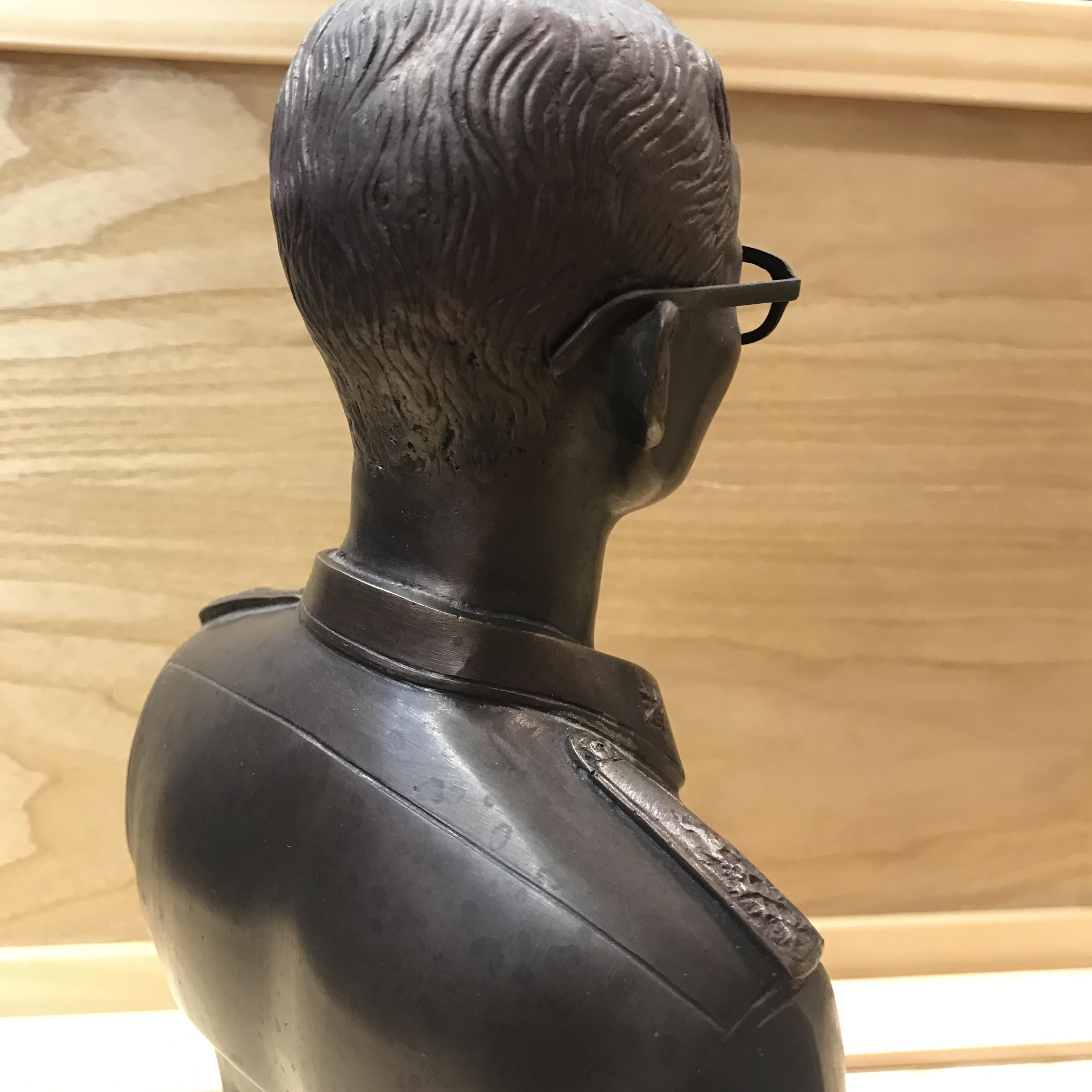 พระบรมรูปหล่อในหลวง ร.9 กรมราชองครักษ์ รุ่น 2 ปี 2539(นิยม)