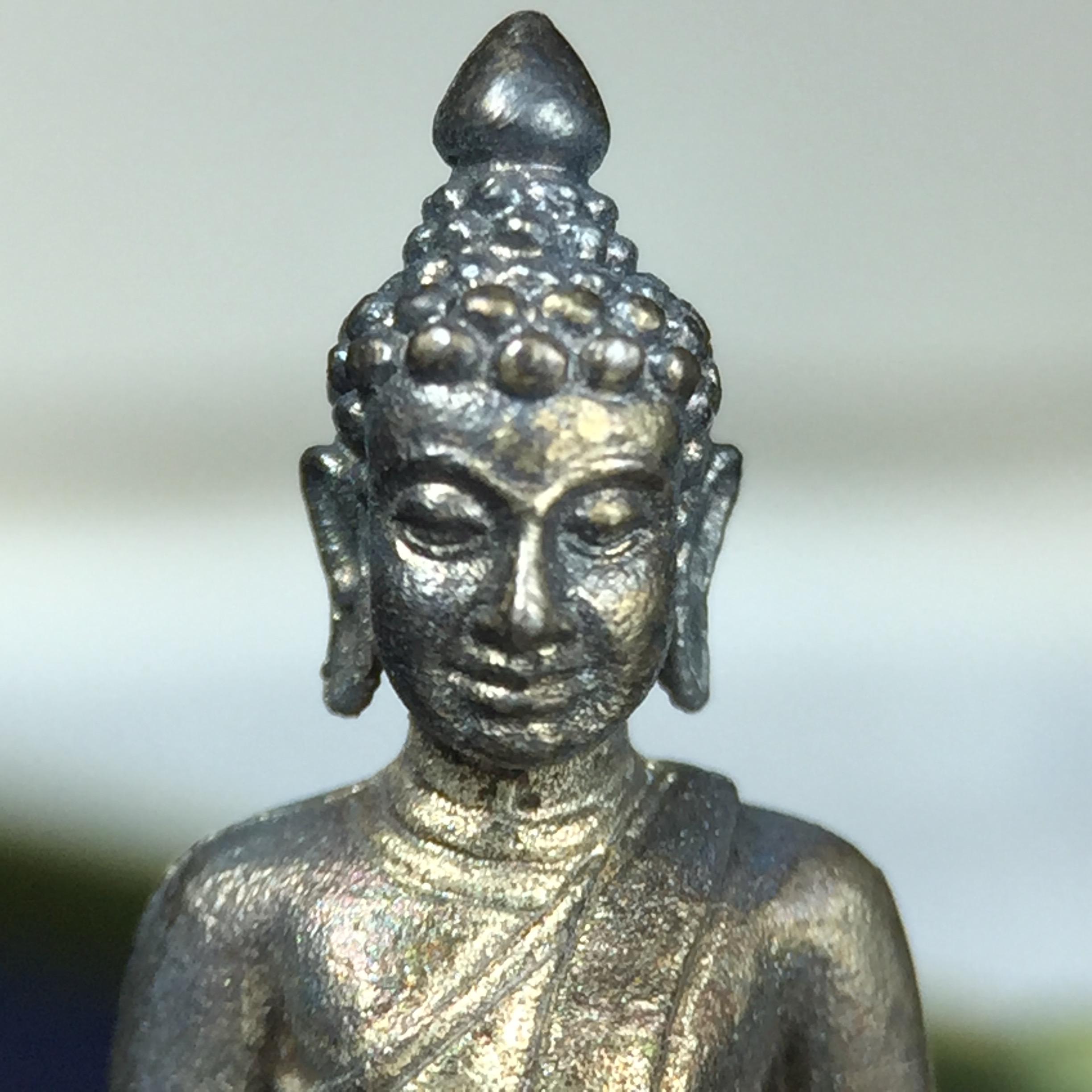 พระกริ่งปรมานุชิตชิโนรส วัดพระเชตุพนวิมลมังคลาราม(วัดโพธิ์) ปี2533 เนื้อเงิน ( ในหลวงรัชกาลที่9เสด็จเททอง)พิธีใหญ่ งดงามด้วยพุทธศิลป์เปี่ยมด้วยพุทธคุณ อีกหนึ่งรุ่นที่แนะนำสะสมบูชา