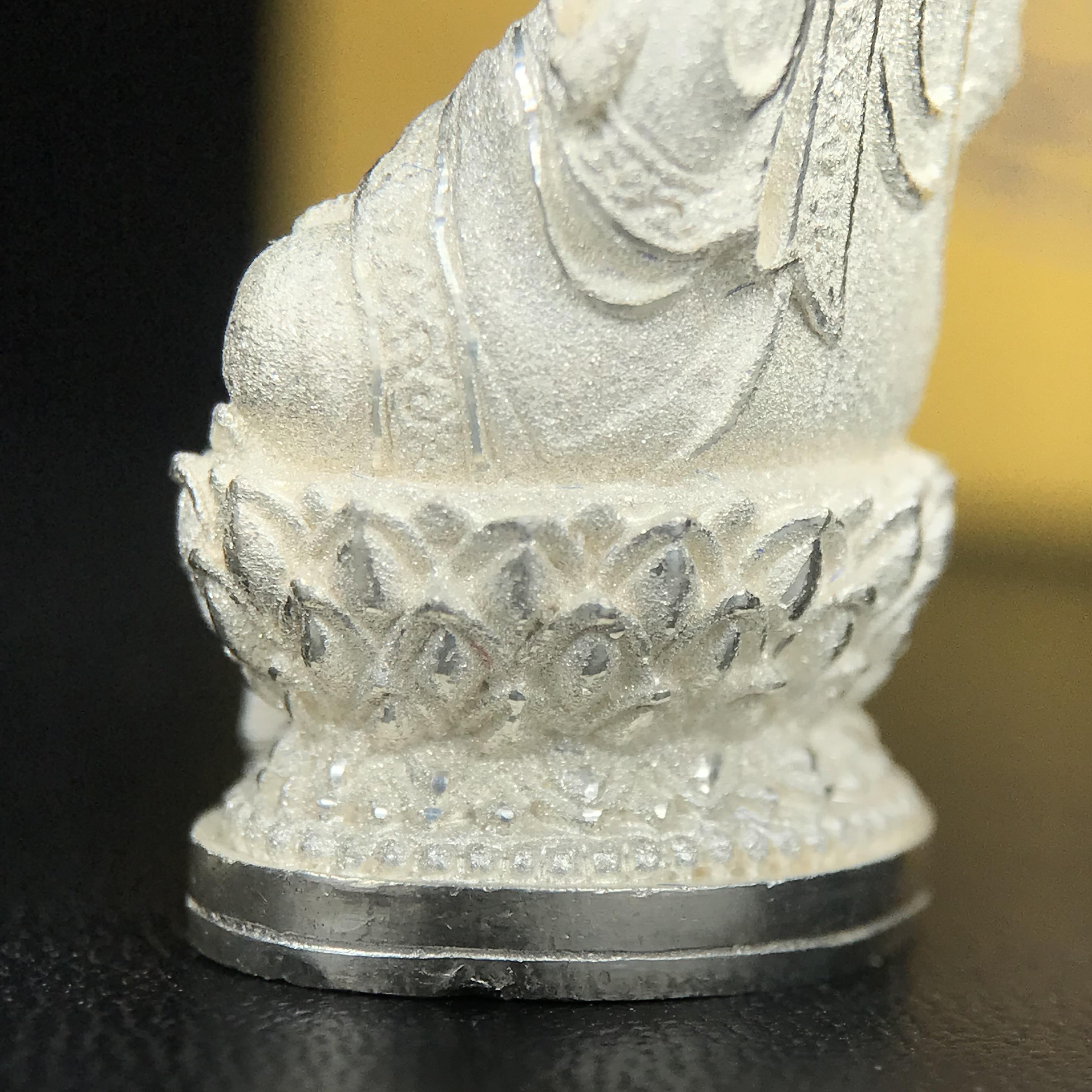 พระกริ่งจีน "ต้าเยิ่นถะ" ชุดกาญจนาภิเษกครองราชย์ 50 ปี วัดบวรนิเวศวิหาร ปี 2538 เนื้อเงินพ่นทรายขัดเงาบางส่วน 99.99% สูง 3.8 ซม. (คัดสภาพสวยเดิม พิธีใหญ่ พุทธศิลป์งดงาม) สภาพสวยเดิมพร้อมกล่องบรรจุเดิม ตอกโค๊ดหมายเลขกำกับ1 ใน 6001 องค์