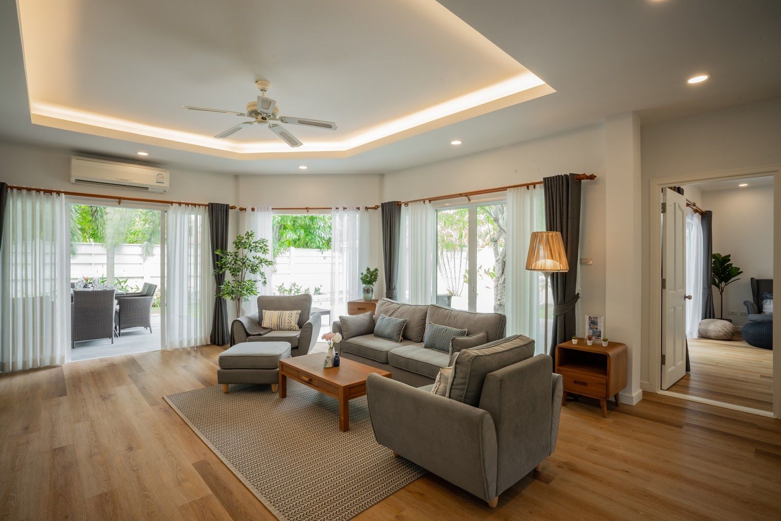 For Rent : Rawai, Luxury Private Pool Villa, 2 bedrooms 2 Bathrooms, Pool view.