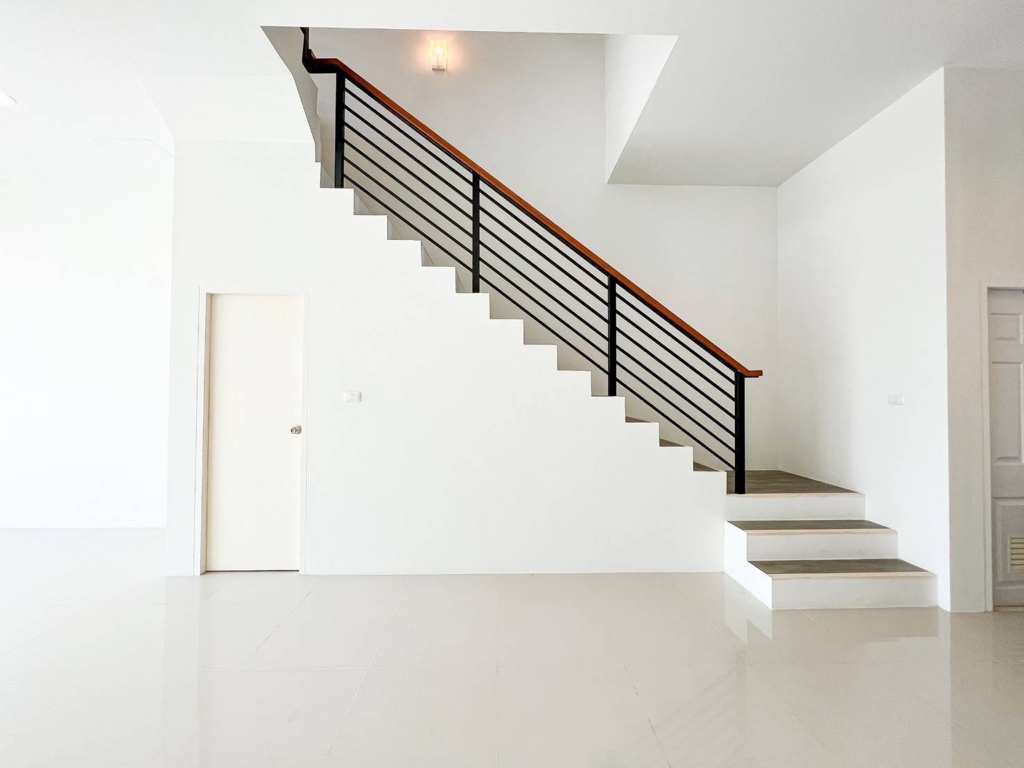 For Rent : Wichit, 3-Storey Commercial Building, 3 Bedrooms 4 Bathrooms