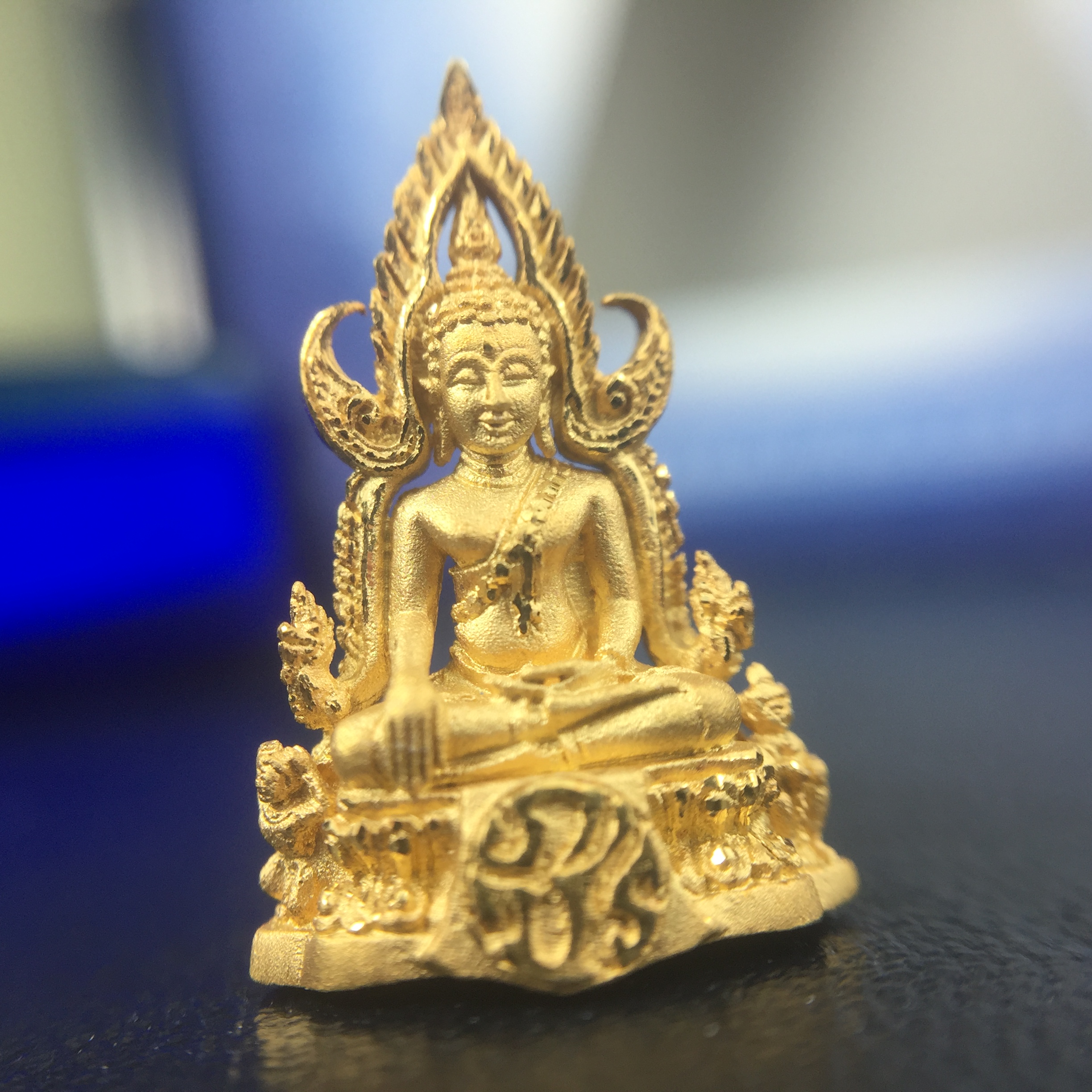 พระพุทธชินราช ภปร. โครงการ เพราะแผ่นดินนี้คือแผ่นดินเกิด ปี2551 เนื้อทองคำ 96.5%(น้ำหนัก 2.6 กรัม) ขนาดหน้าตัก1/4นิ้ว (สวยงามทรงคุณค่าหายาก)1 ใน 5000องค์