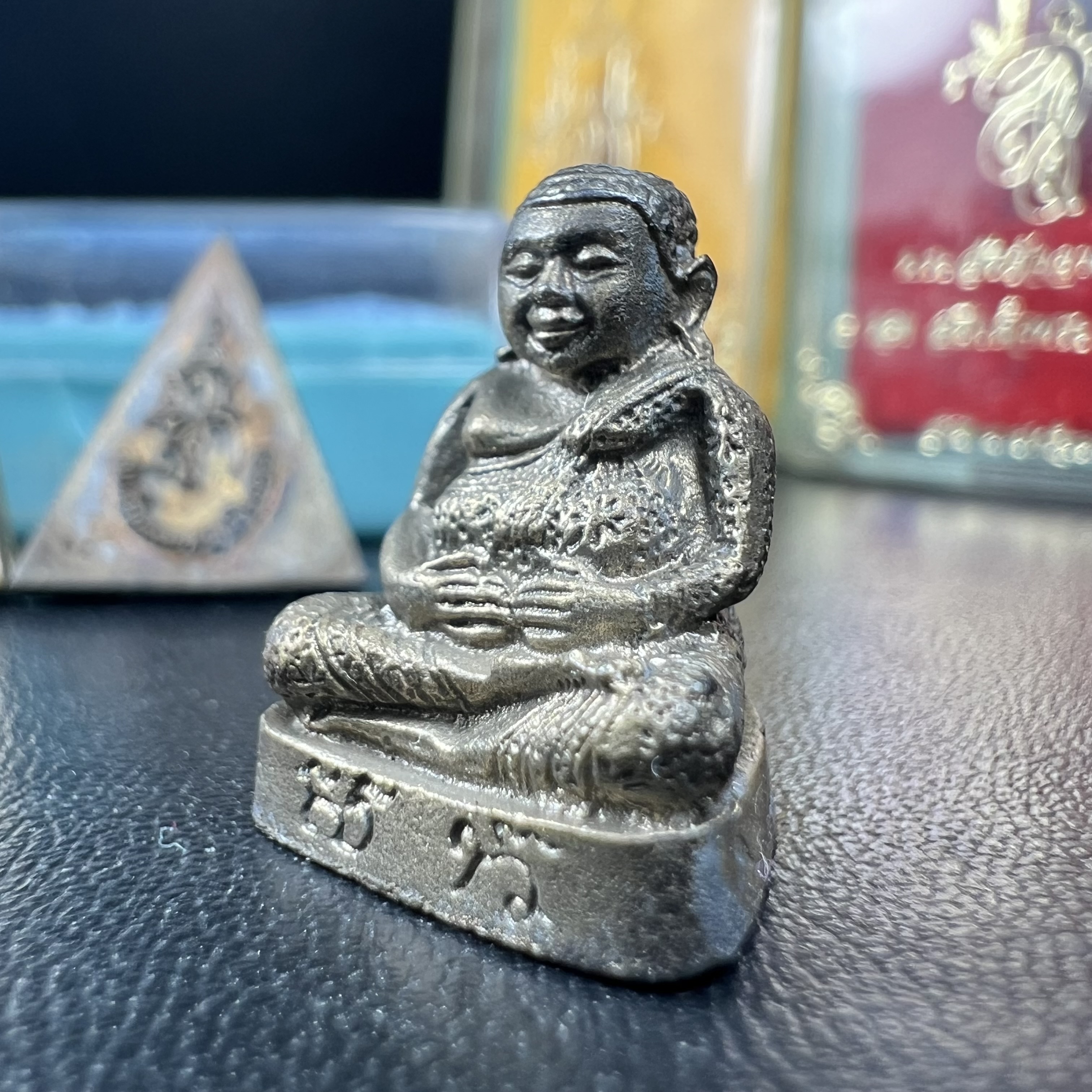 สมเด็จนางพญาจิตรลดา สก. พิมพ์ใหญ่และพิมพ์เล็ก + สมเด็จพระสังกัจจายน์ สก. ครบชุดเนื้อนวโลหะ(รวม 3 องค์) เฉลิมพระชนมพรรษา 5 รอบ สมเด็จพระบรมราชินีนาถ ปี 2535 จัดสร้างโดย สำนักนายกรัฐมนตรี (พิธีปลุกเสกใหญ่ 3 วาระ)(ในหลวง ร.๙ และพระราชินี เสด็จในพิธี)