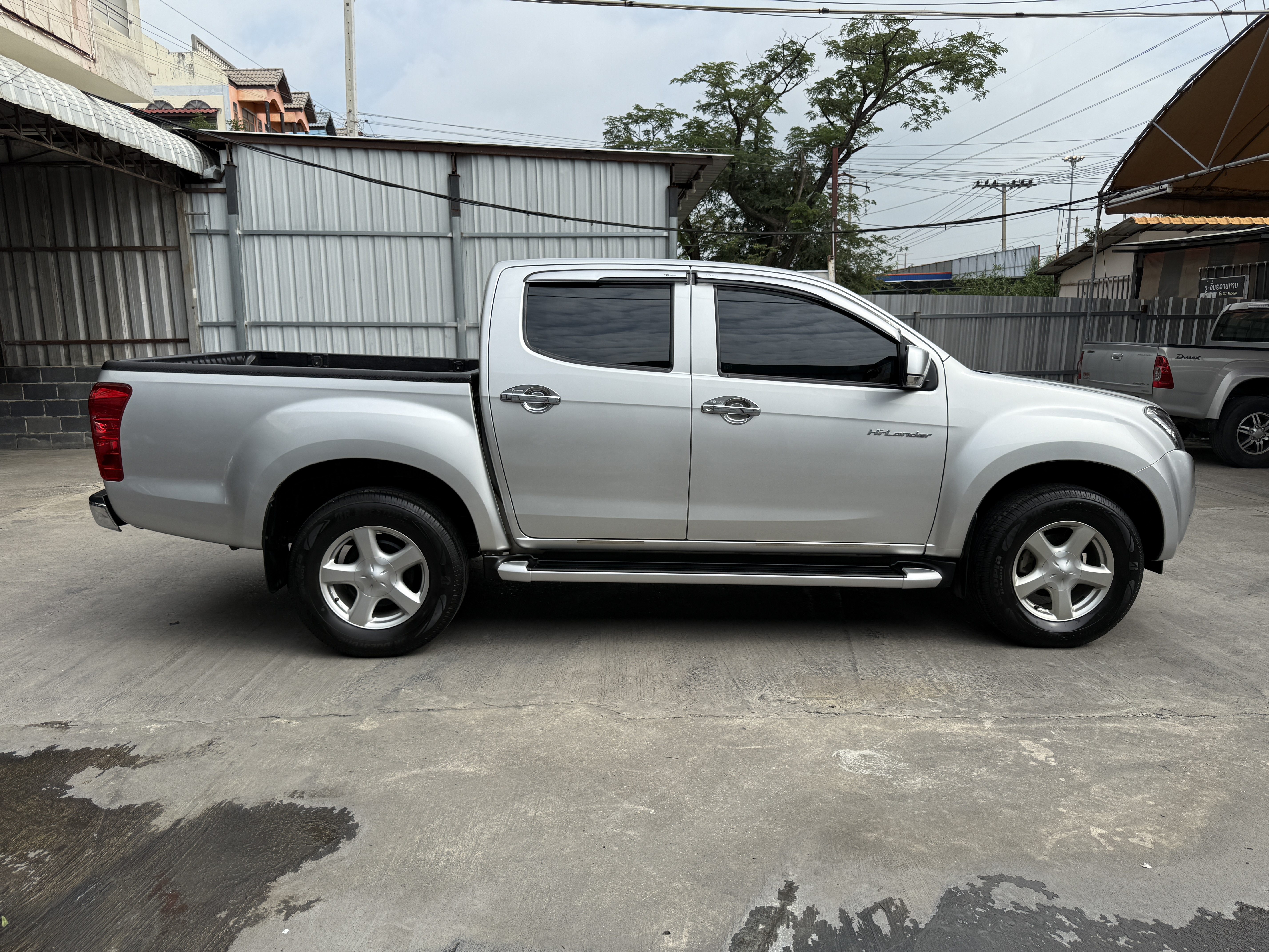 Isuzu Dmax All New 4ประตู Hilander 2.5 Vgs Z Dvd 2013 เงิน