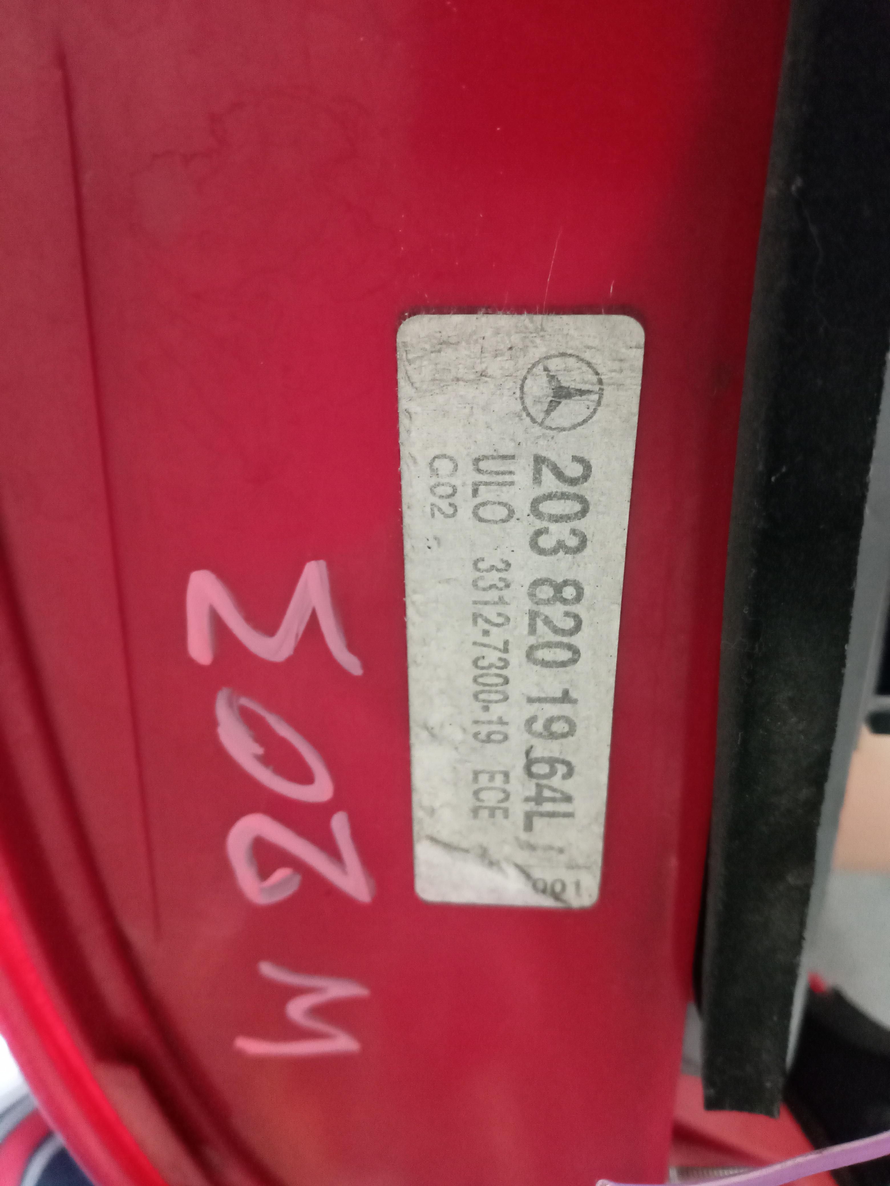 ไฟท้าย BENZ W203