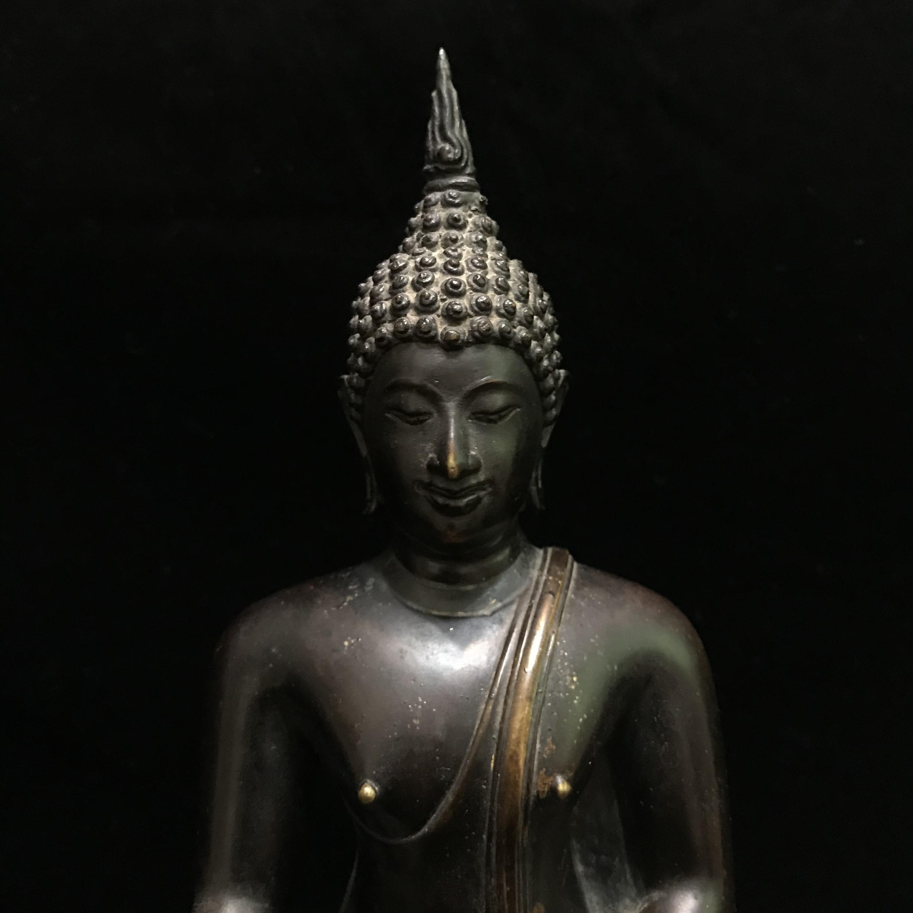 จักรพรรดิแห่งพระบูชา ภปร พระพุทธรูป ภปร รุ่นแรก(กฐินต้น) พ.ศ.2506 วัดเทวสังฆาราม(วัดเหนือ)จังหวัดกาญจนบุรี หน้าตัก5นิ้ว(ในหลวงรัชกาลที่9เสด็จเททอง)