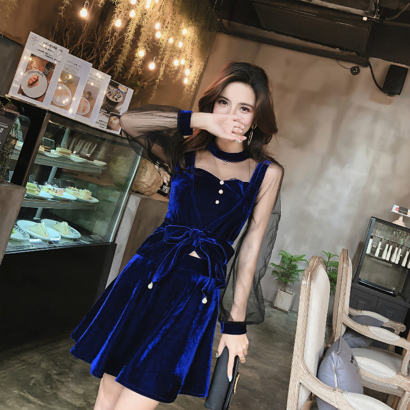 ชุดเชทเสื้อกระโปรงผ้ากำมะหยี่สีน้ำเงินเข้มสวยเก๋