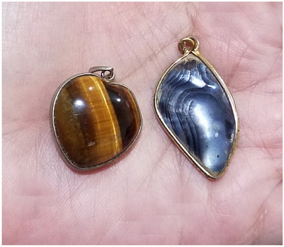 จี้หินและจี้เปลือกหอย ขายคู่