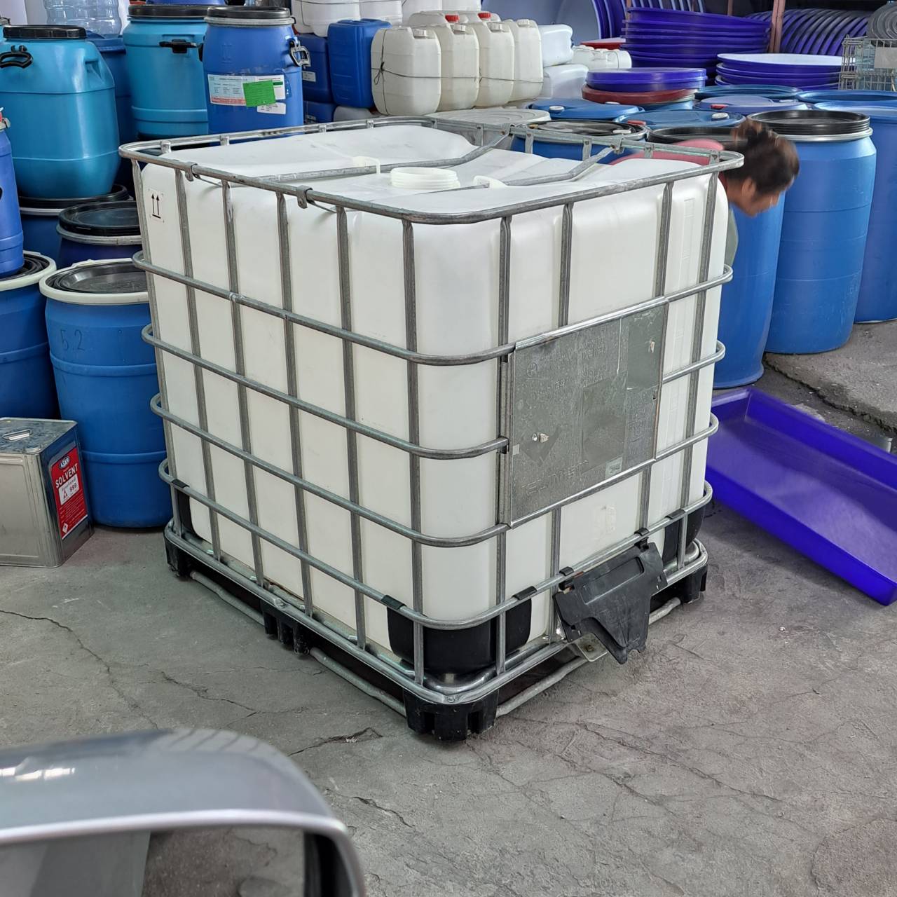 ถัง IBC 1000 ลิตร (ถังมือ1+โครงเหล็กมือ2)