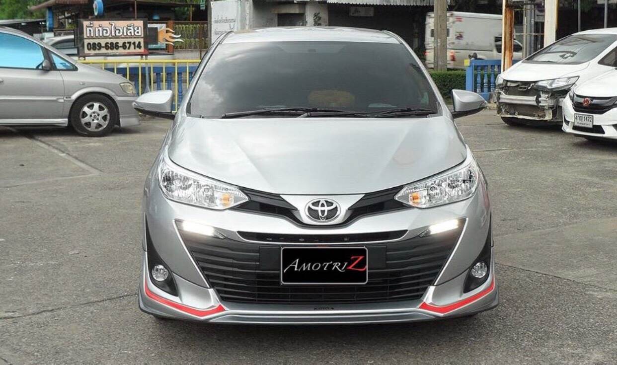 Toyota Yaris ATIV hatchback and sedan bodykits by Amotriz