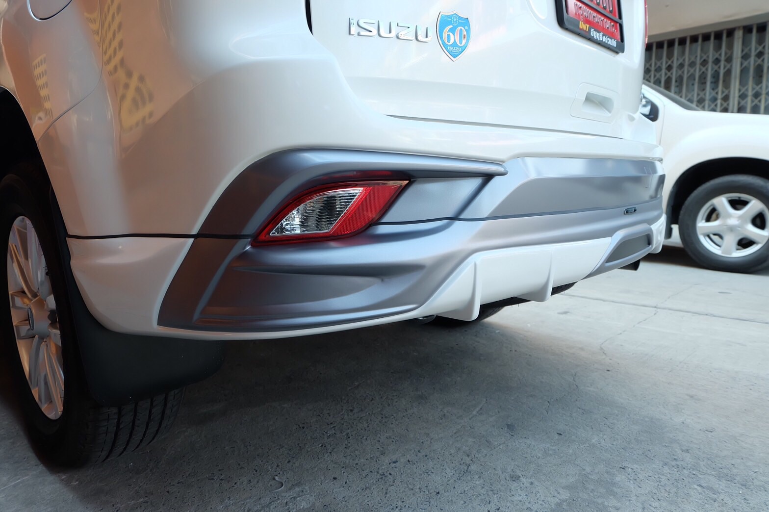 Isuzu MU-X 2017 Amotriz Bodykits