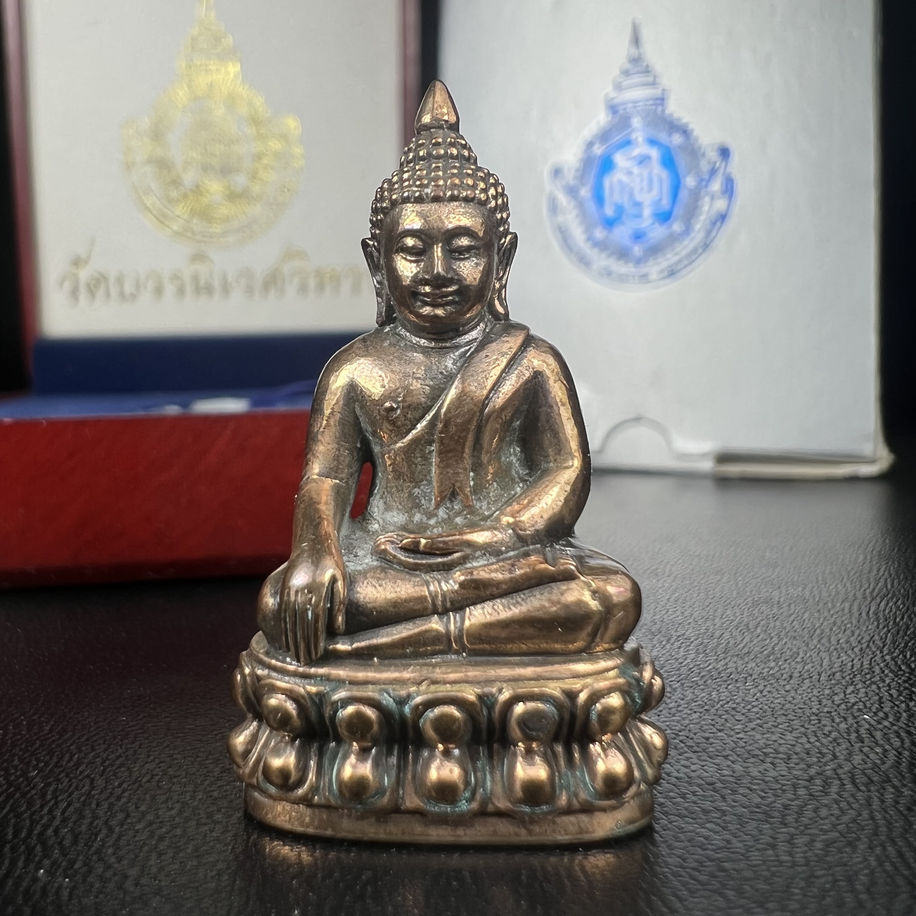 พระกริ่ง 8 รอบ ญสส. 96 พรรษา สมเด็จพระญาณสังวร สมเด็จพระสังฆราช สกลมหาสังฆปรินายก วัดบวรนิเวศวิหาร ปี 2552 เนื้อนวโลหะเต็มสูตรแก่ทองคำ(1 ใน 2999 องค์)