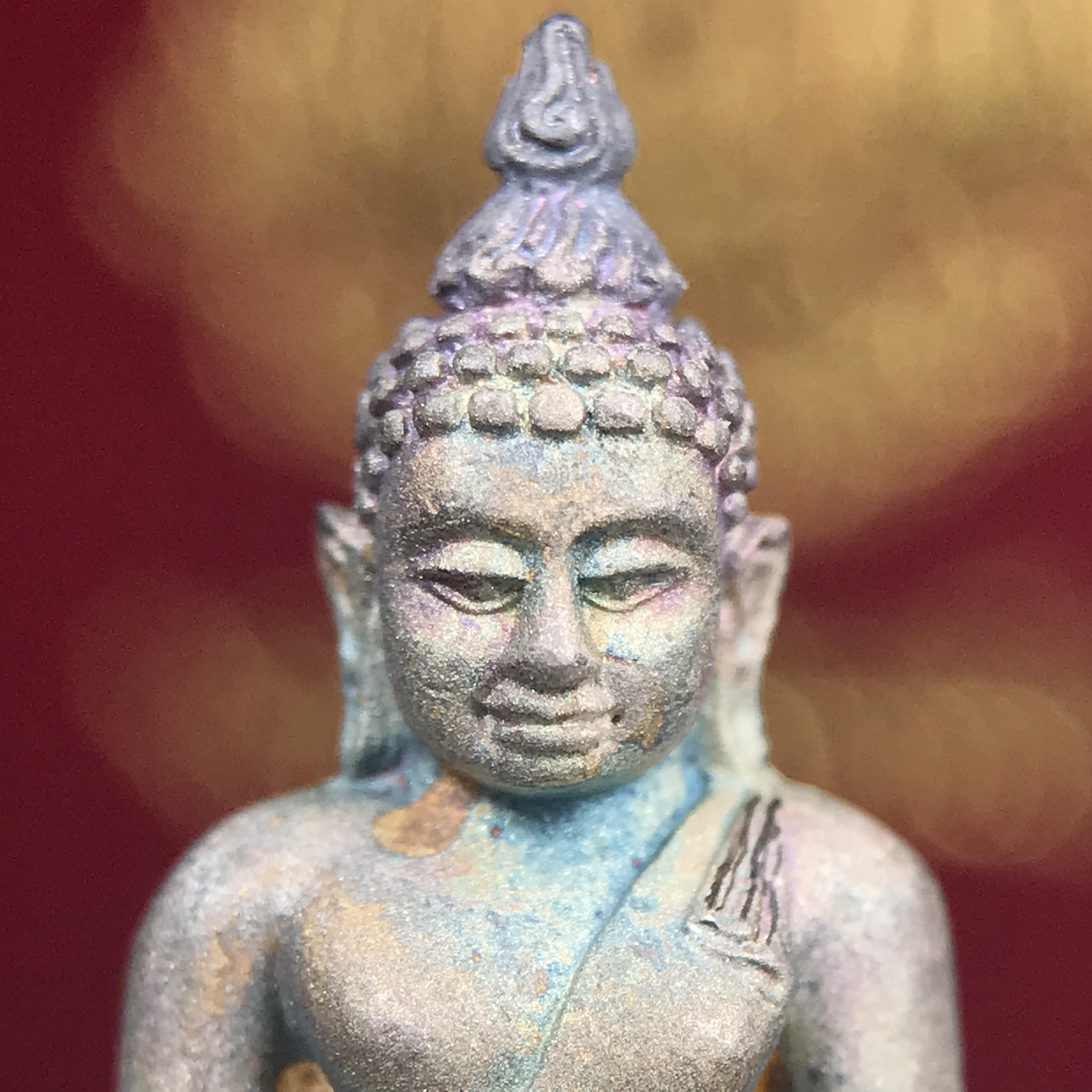 พระกริ่งไพรีพินาศ ตรากาญจนาภิเษก วัดบวรนิเวศวิหาร ที่ระลึกในหลวงรัชกาลที่9 ครองสิริราชสมบัติครบ 50ปี เนื้อเงิน(สภาพผิวเดิมขึ้นสีรุ้งธรรมชาติสวยแบบนิยม)(เสน่ห์พระเนื้อเงินสีสันที่ธรรมชาติสรรค์สร้าง)เข้มขลังทรงอานุภาพยิ่งใหญ่ กำราบศัตรูพ่ายสิ้น พระไพรีพินาศ