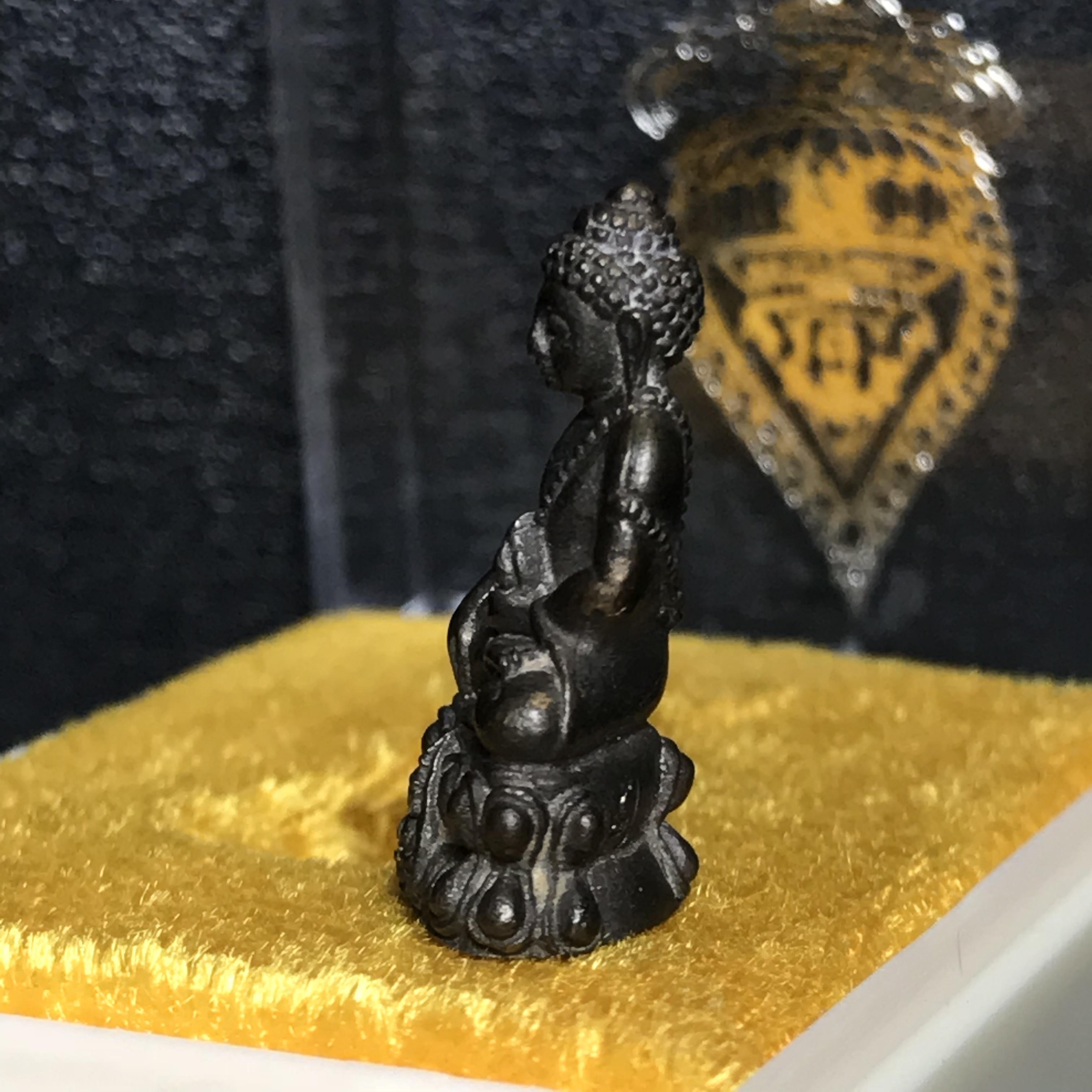 พระชัยวัฒน์นวปทุม ภปร. วัดปทุมวนาราม ปี2535 เนื้อนวโลหะ(ในหลวงรัชกาลที่9เสด็จเททอง)(สภาพสวยเดิมครบสมบูรณ์)1ใน3000องค์