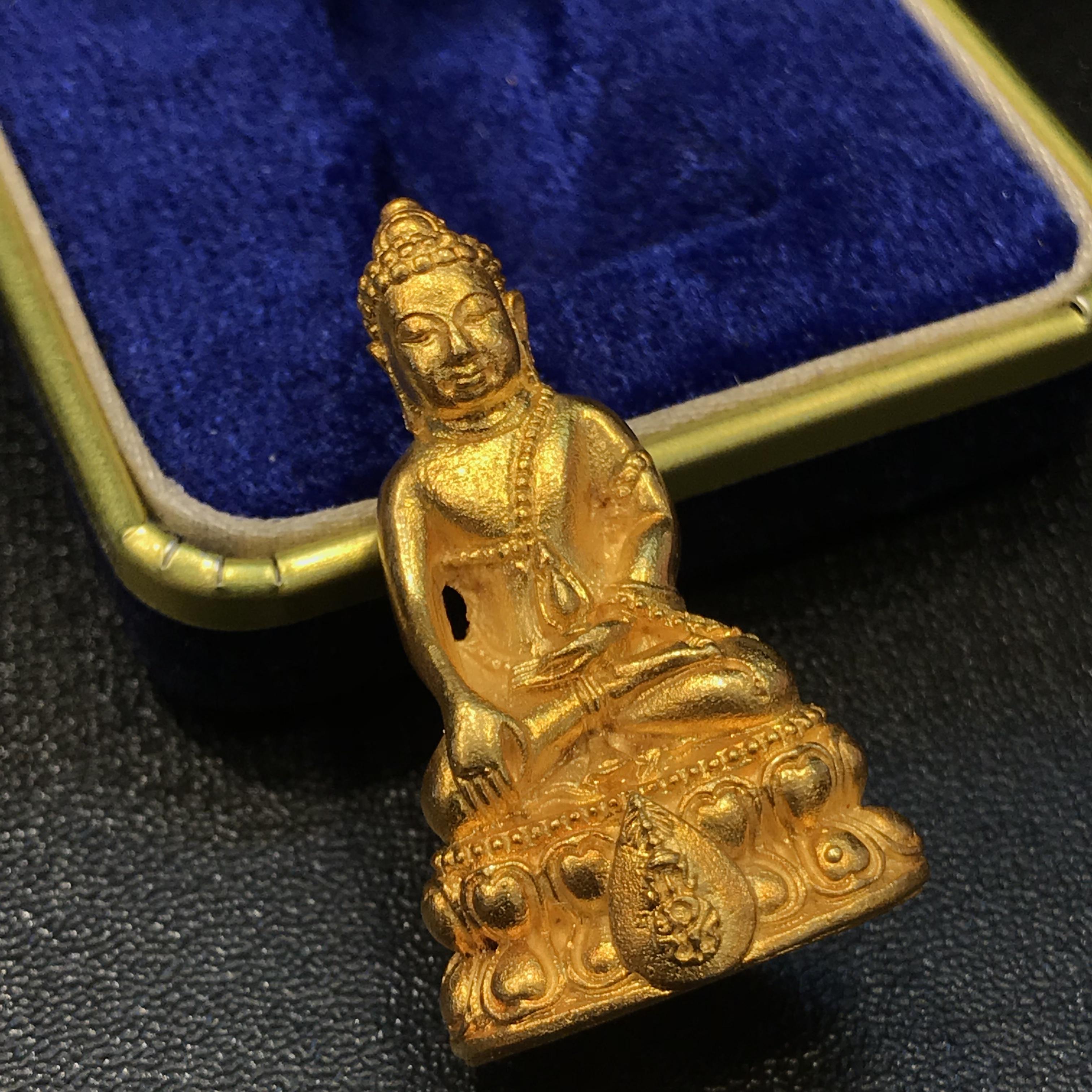 พระกริ่งนวปทุม ภปร. วัดปทุมวนาราม ปี2535 เนื้อทองคำ(ในหลวงรัชกาลที่9เสด็จเททอง)(สภาพสวยเดิมครบสมบูรณ์)