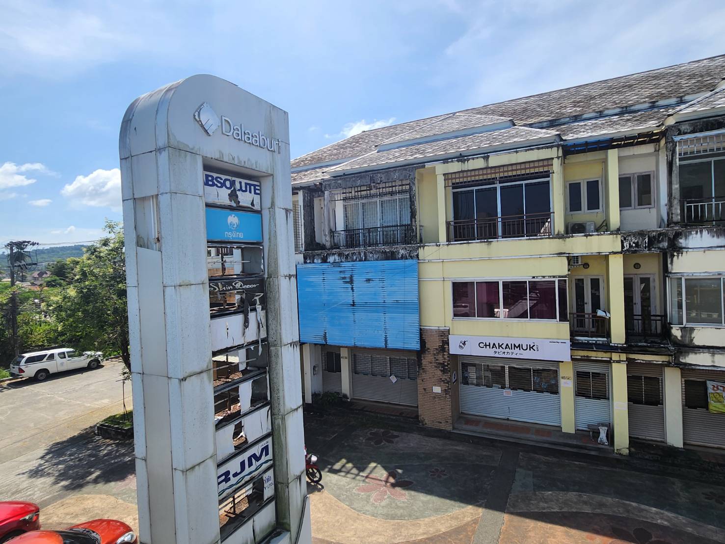 For Rent : Kohkaew, 3-Story commercial buildings, 2 Bedrooms