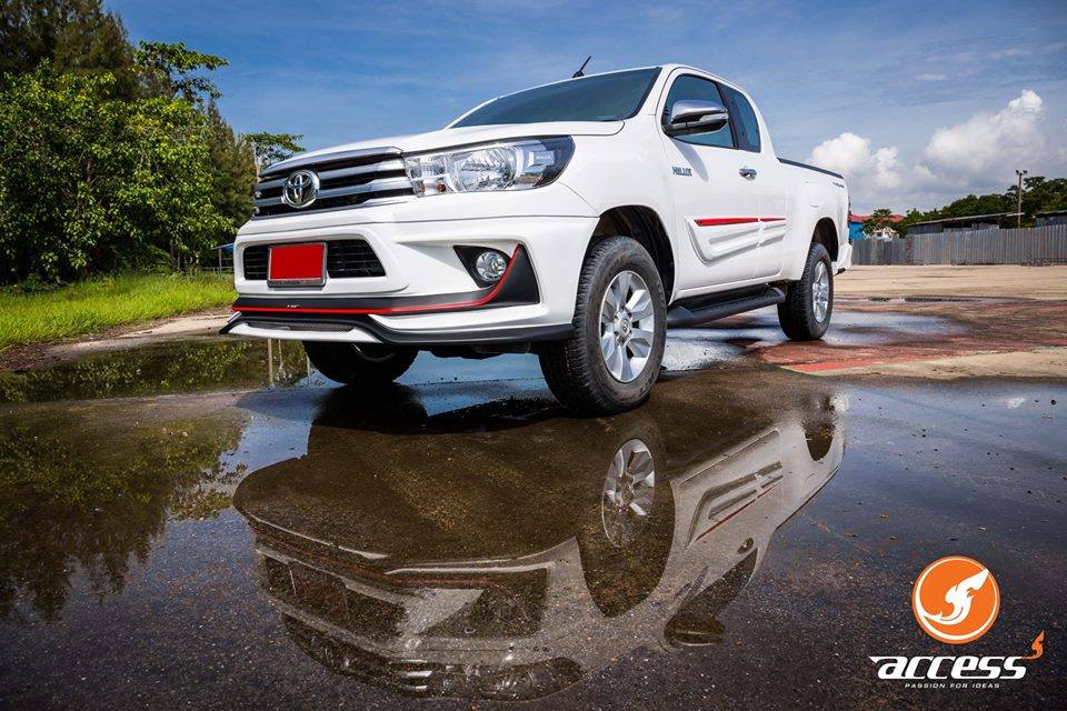 Toyota Revo Access body kits by Amotriz