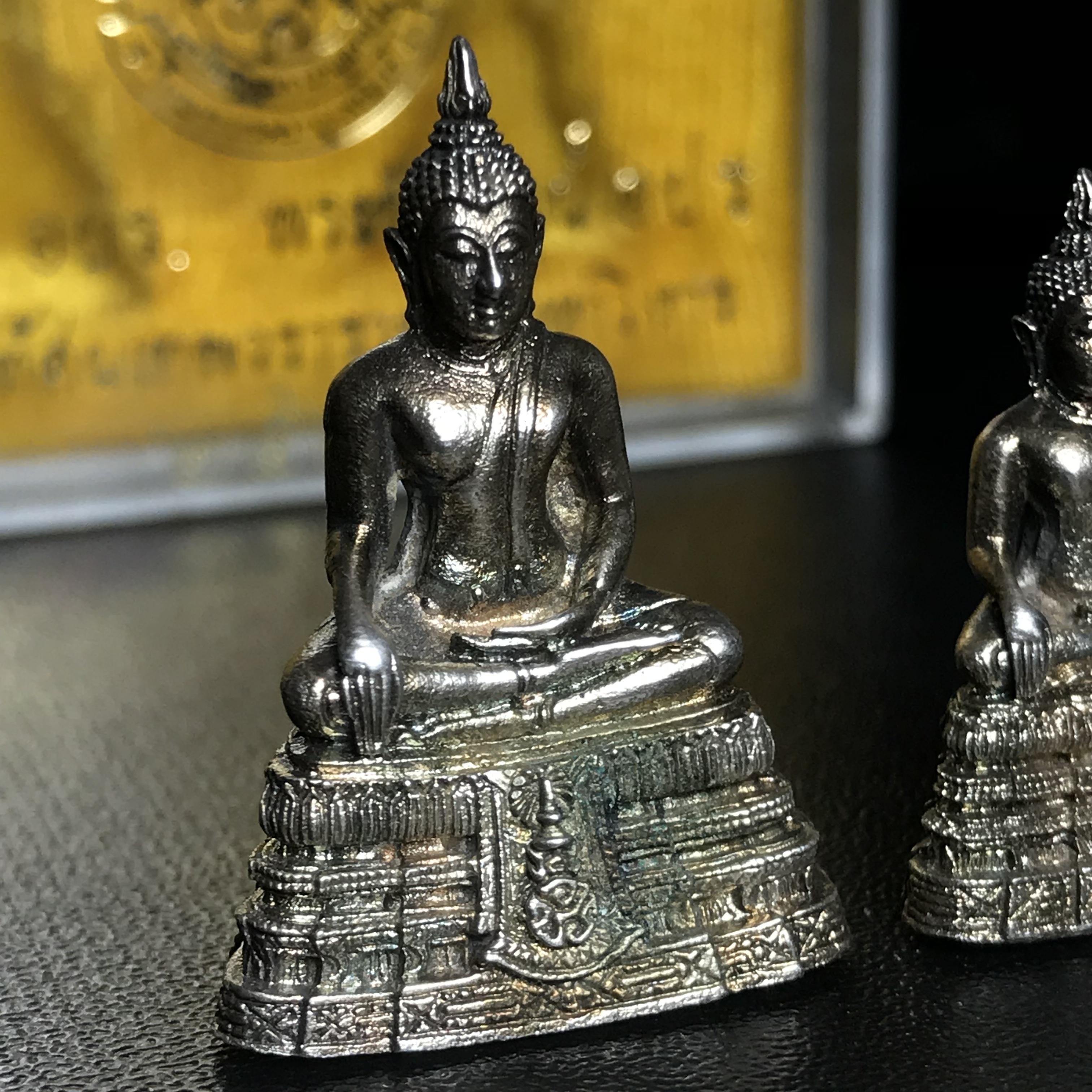 พระกริ่ง-พระชัยวัฒน์ พระศรีศากยมุนี อปร.วัดสุทัศนเทพวราราม พ.ศ.2521ชุดเนื้อเงินหายาก(ในหลวงรัชกาลที่9 เสด็จเททอง)