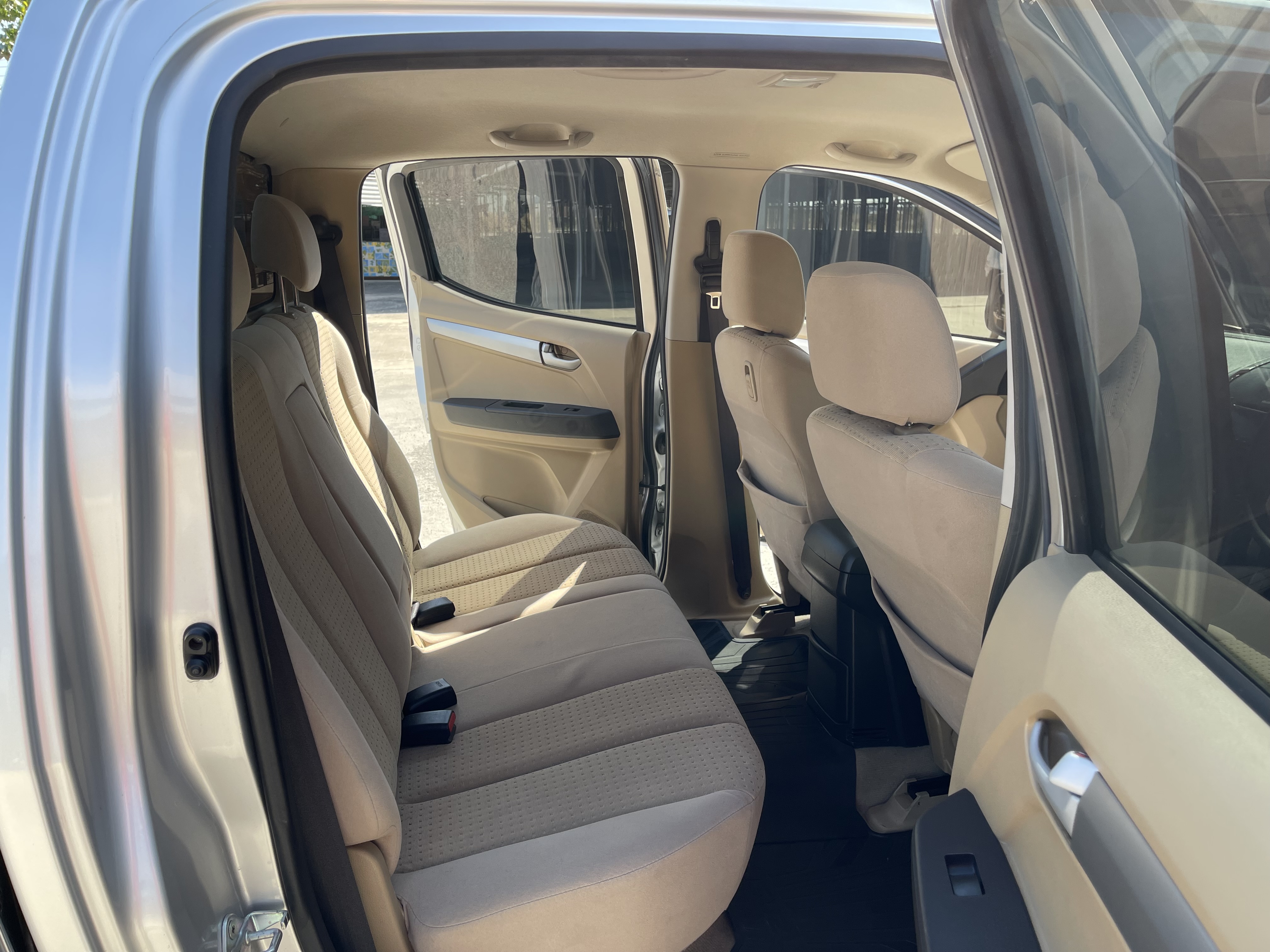 Isuzu Dmax All New 4ประตู 2.5 L 2013 เงิน