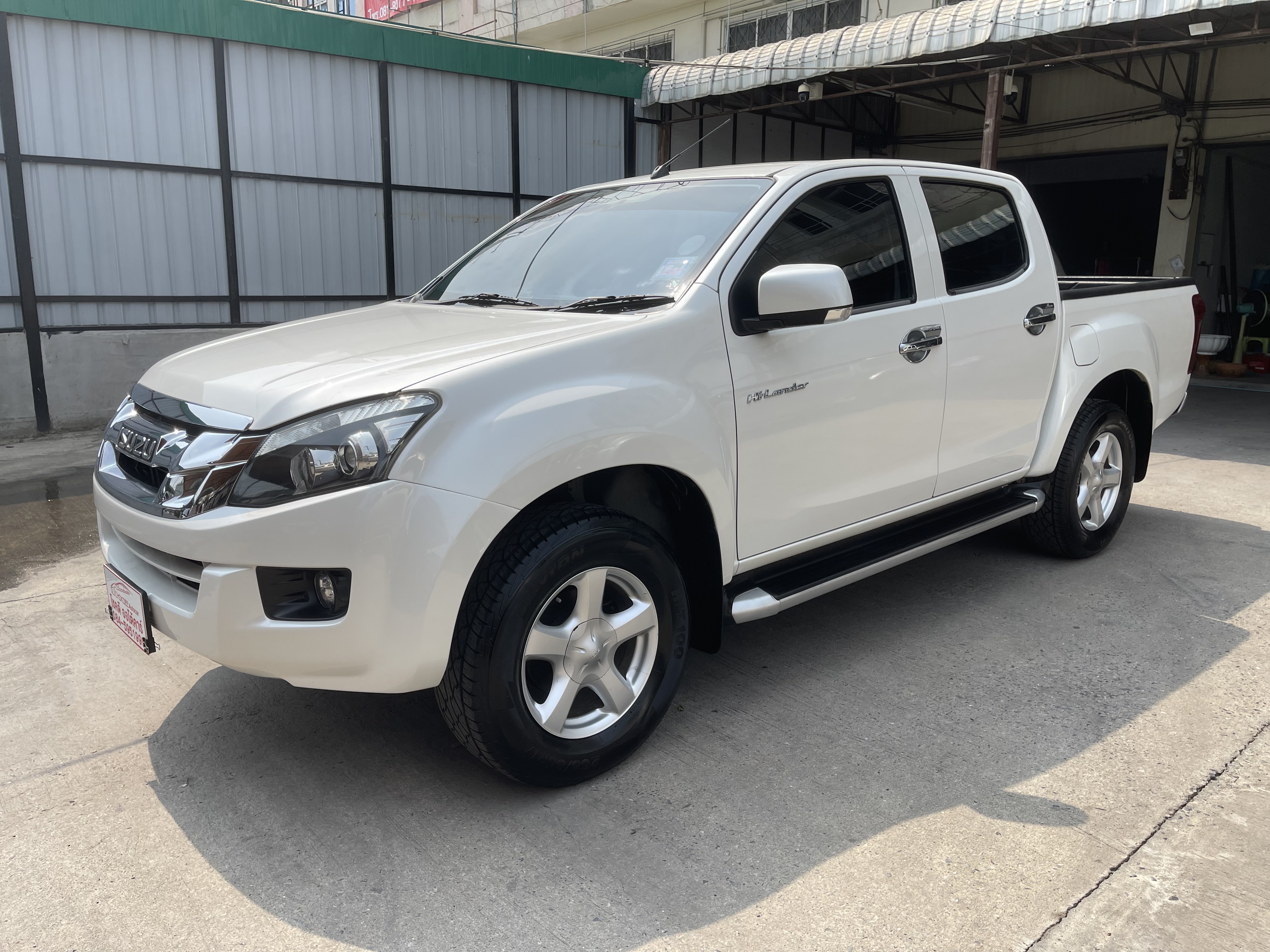 Isuzu Dmax All New 4ประตู Hi-Lander 2.5 Vgs Z Dvd 2013 ขาวมุก