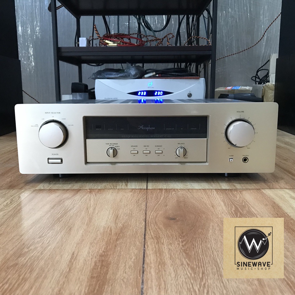 Integrated Amp ยี่ห้อ Accuphase รุ่น E-210 (Made in Japan) ไฟ 220Volts