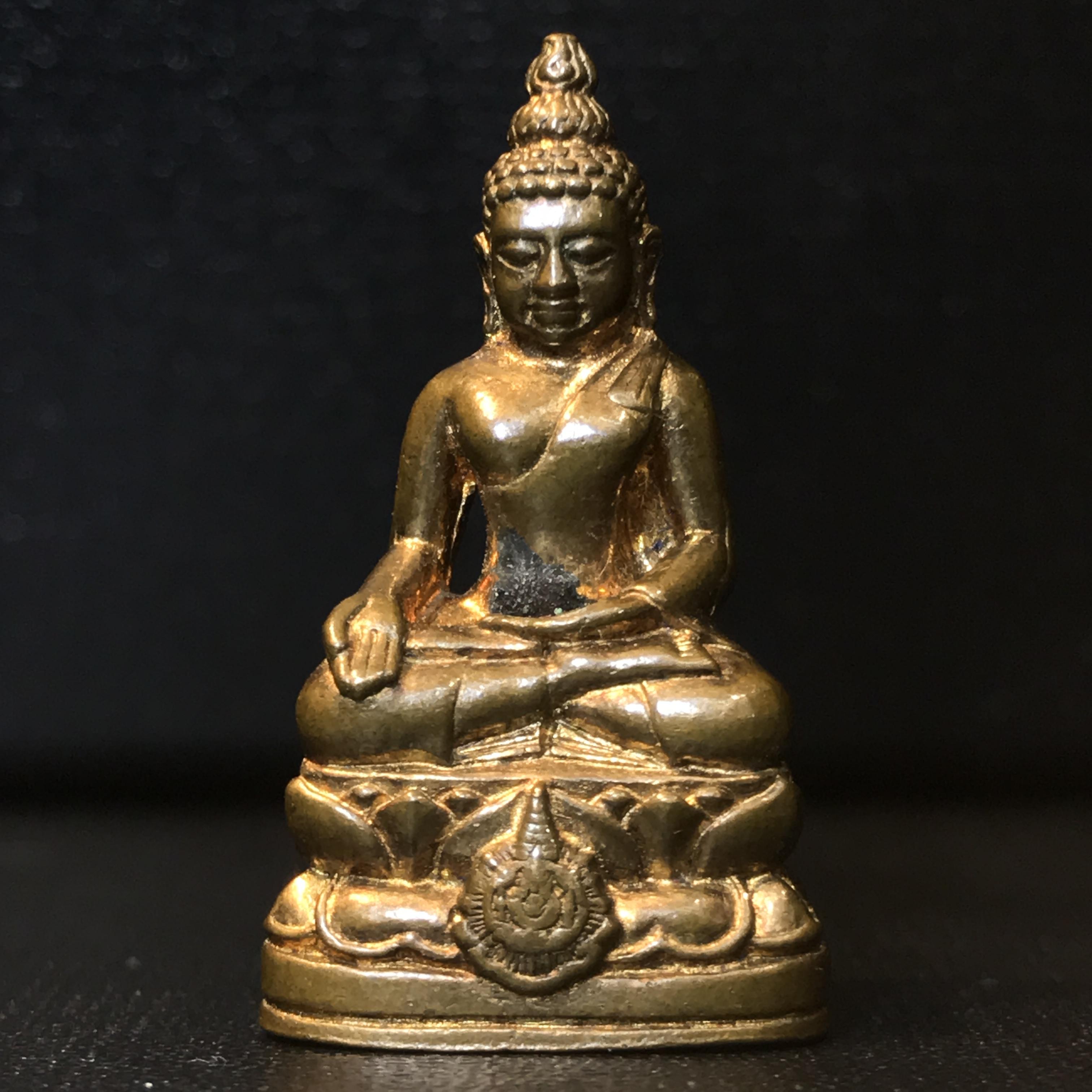 พระกริ่งไพรีพินาศ เฉลิมพระเกียรติ พระบาทสมเด็จพระเจ้าอยู่หัวรัชกาลที่9 พระชนมพรรษา 6 รอบ ปี2542เนื้อสัมฤทธิ์(บรรจุเหล็กไหล)ดีนอก-ดีใน