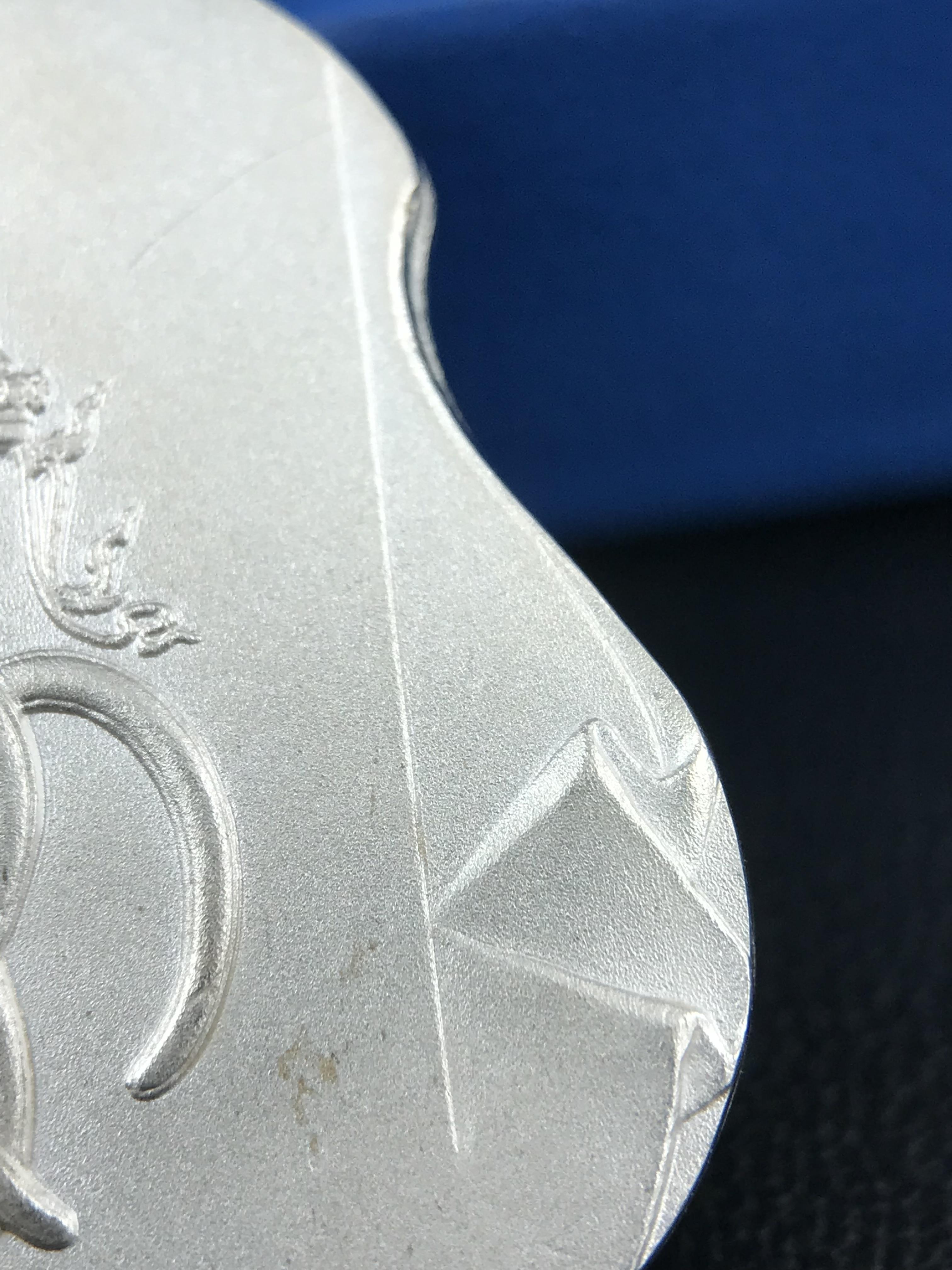 เหรียญหลวงปู่ทวด พระนามาภิไธย สก. แบบงานฉลุโบราณ(HAND MADE) ปี 2544 เนื้อเงิน(ผิวสวย) พิธีปลุกเสก ณ อุโบสถวัดช้างให้ และ พิธีมังคลาภิเษก ณ พระอุโบสถ วัดพระศรีรัตนศาสดาราม(วัดพระแก้ว) (1 ใน 2000 เหรียญ)พบเจอน้อยหายากมาก