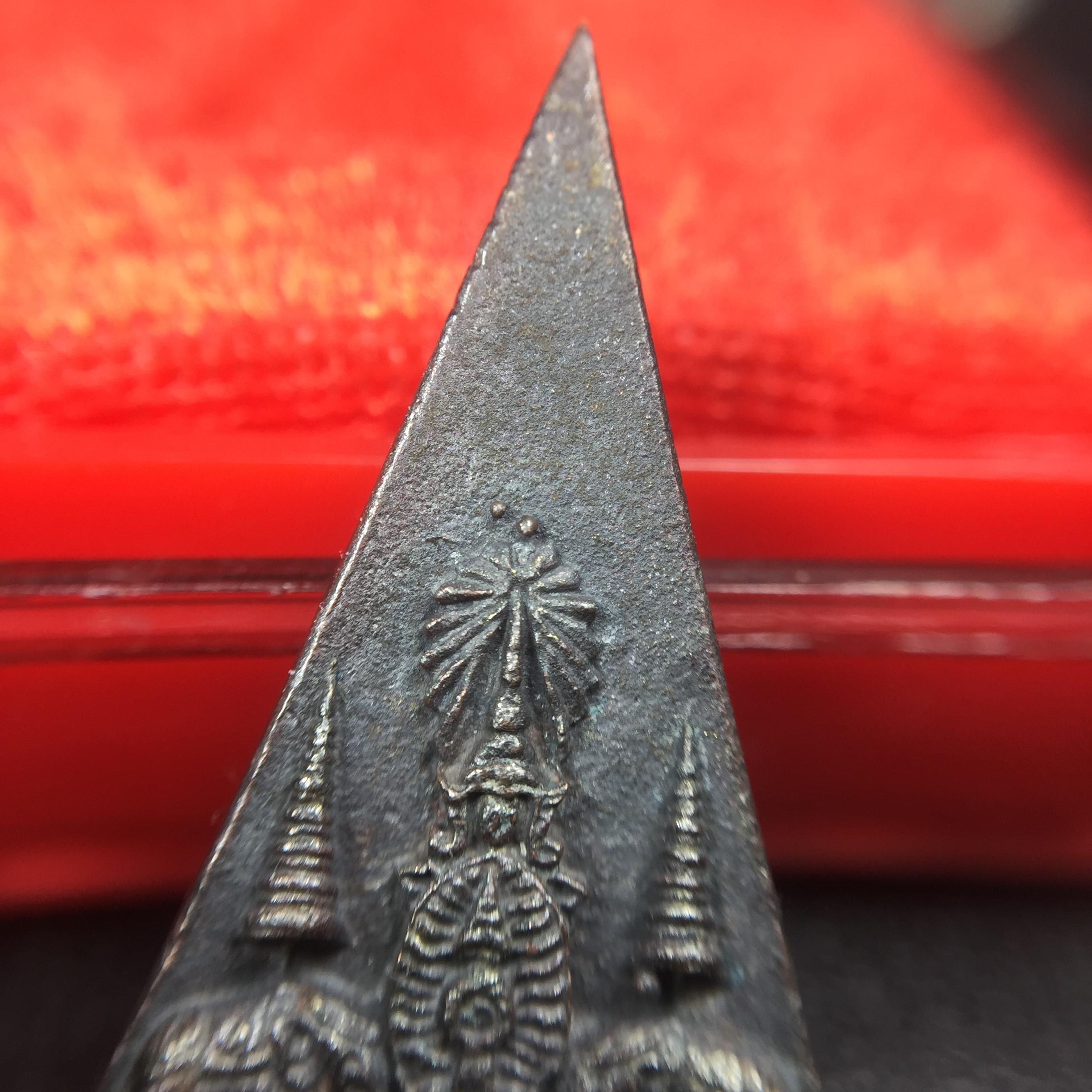 พระกำลังแผ่นดิน (สมเด็จจิตรลดา2) จัดสร้างเฉลิมพระเกียรติ ร.9 ครองราชย์ 50 ปี 2539 เนื้อเงิน+เนื้อนวโลหะ(สร้างน้อยหายาก)พร้อมกล่องบรรจุเดิม(1ใน2539องค์)