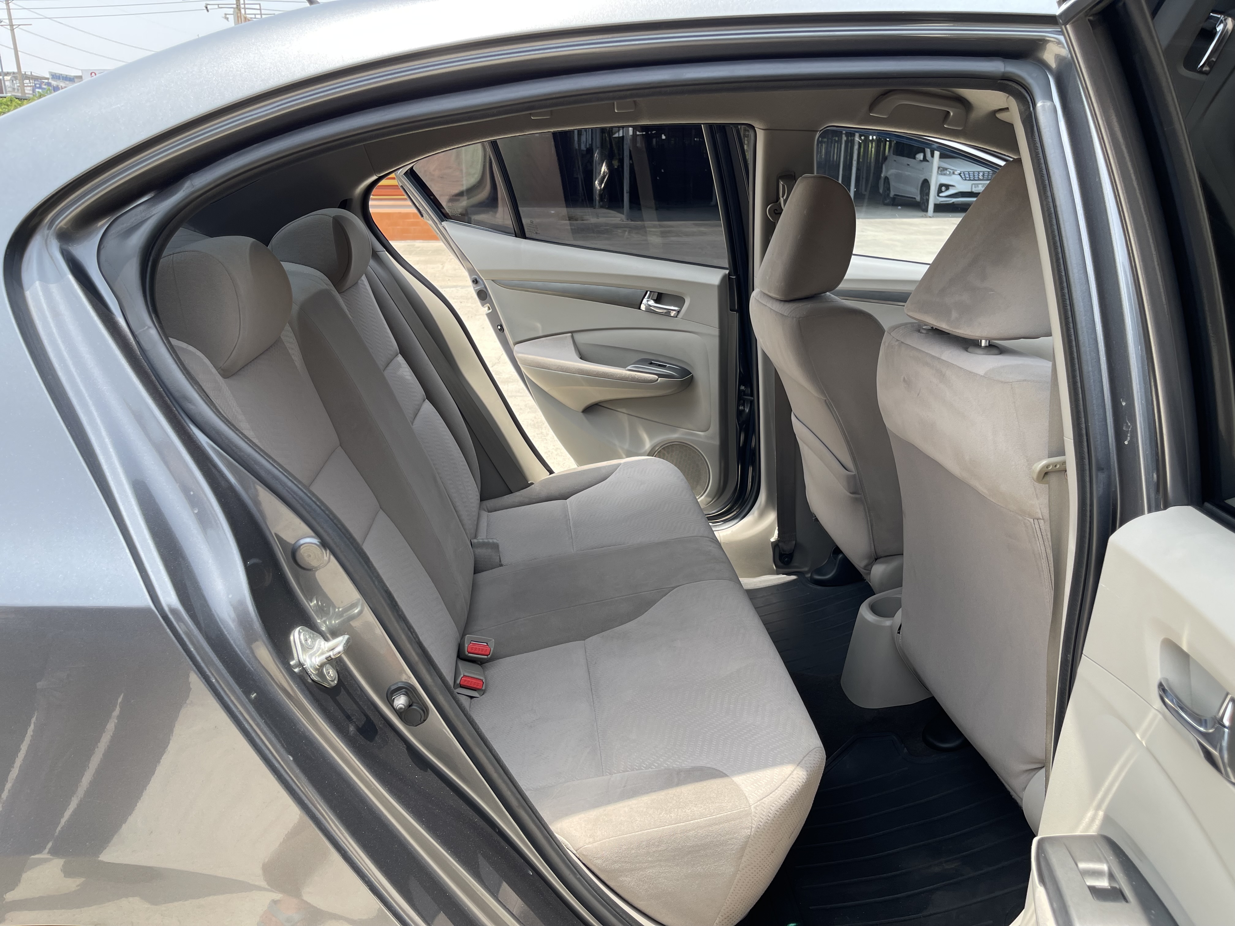 Honda City 1.5 V At 2013 เทา