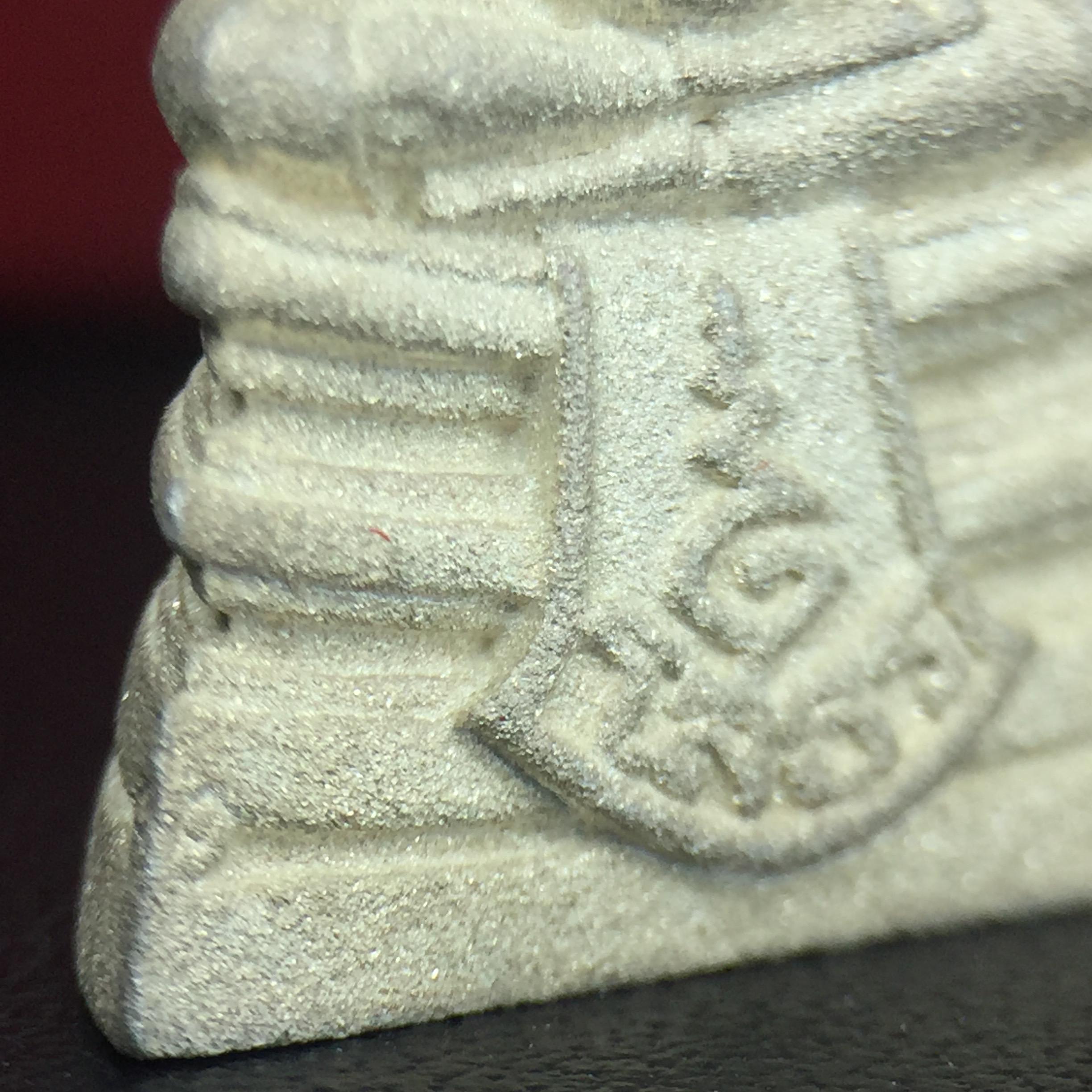 พระพุทธโสธร รุ่นประวติศาสตร์ 80 ปี กรมตำรวจ ปี 2538 เนื้อเงินประกายเพชร(เงินพ่นทราย)พิมพ์ใหญ่ 3.2 ซม. พร้อมกล่องบรรจุเดิม(พระดีพิธีใหญ่ รุ่นยอดนิยม)