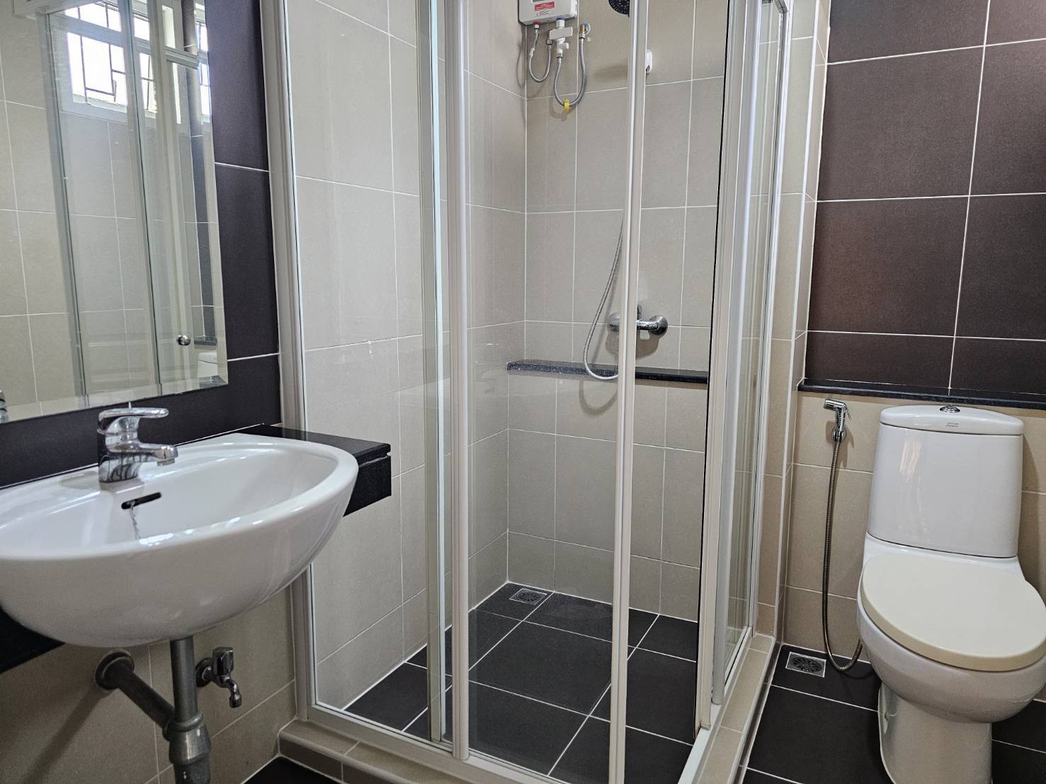 For Rent : Kathu, Single-storey detached house, 2 bedrooms 2 bathrooms