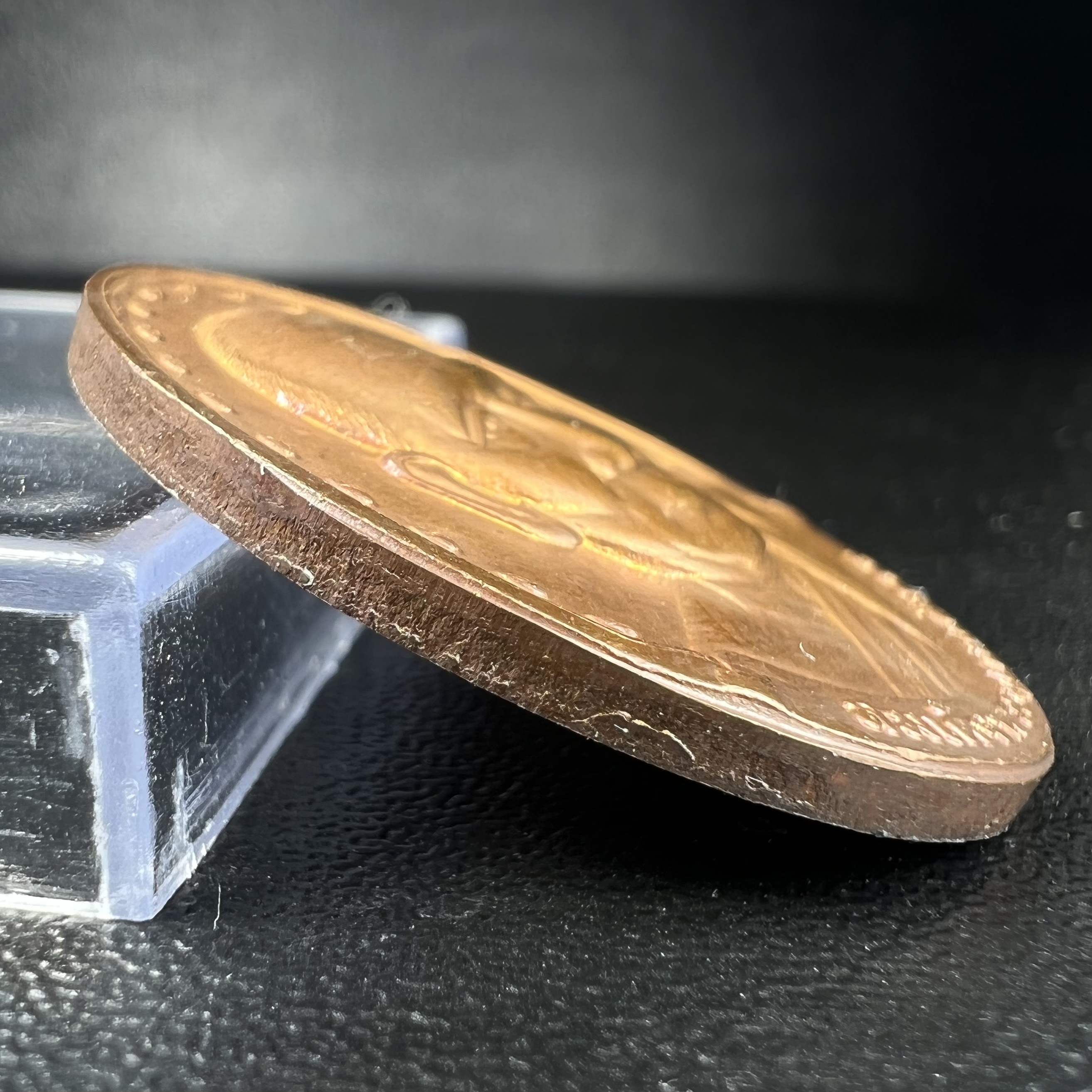 เหรียญรูปเหมือนรุ่นแรก สมเด็จพระญาณสังวร วัดบวรนิเวศวิหาร ปี2528 เนื้อทองแดง(บล็อกนิยม วงเดือน-เขยื้อน)สภาพสวยหายาก