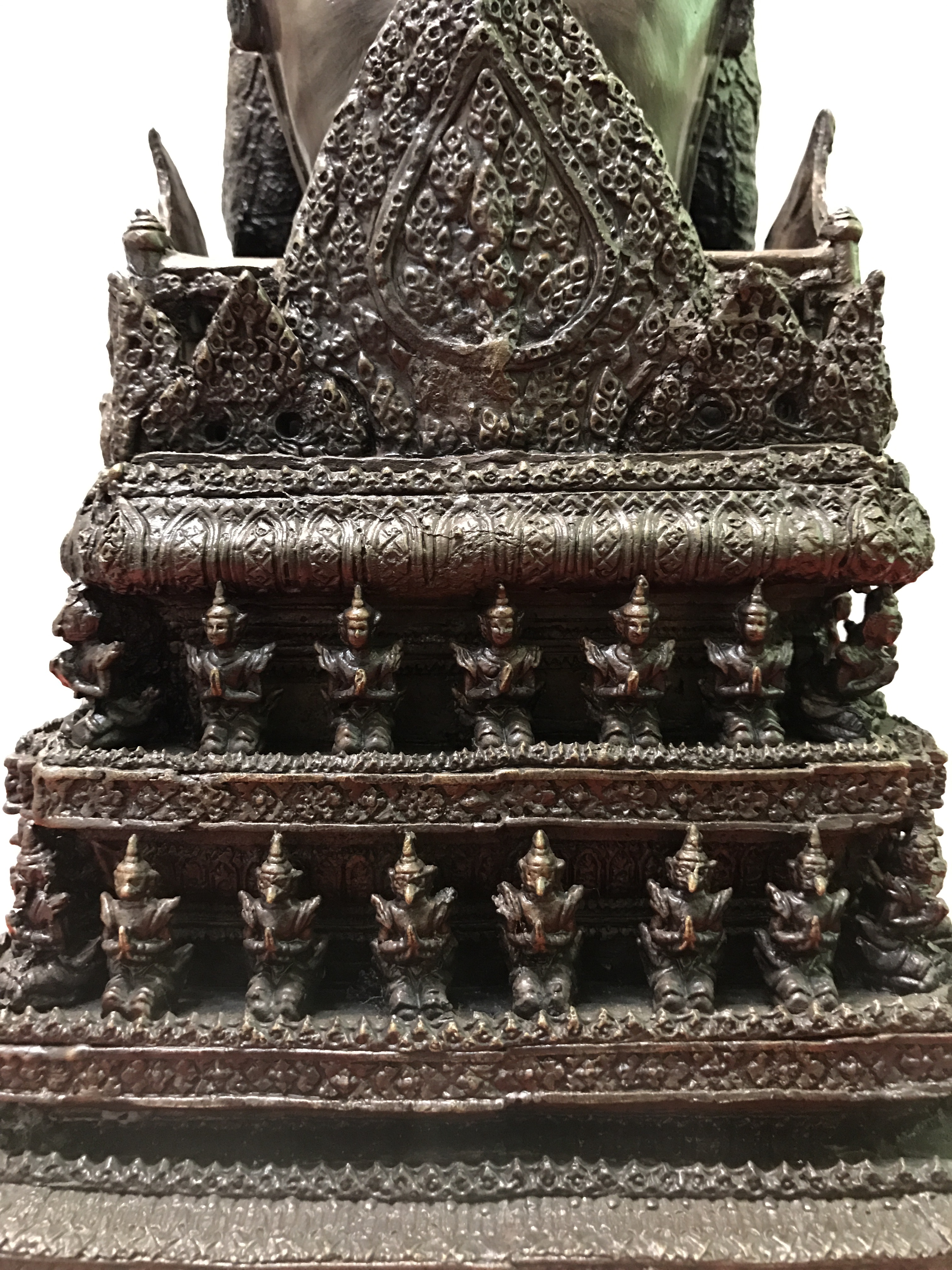 พระบรมรูปพระบาทสมเด็จพระเจ้าอยู่หัวรัชกาลที่9(นั่งบัลลังก์) กระทรวงมหาดไทยจัดสร้าง ปี2539