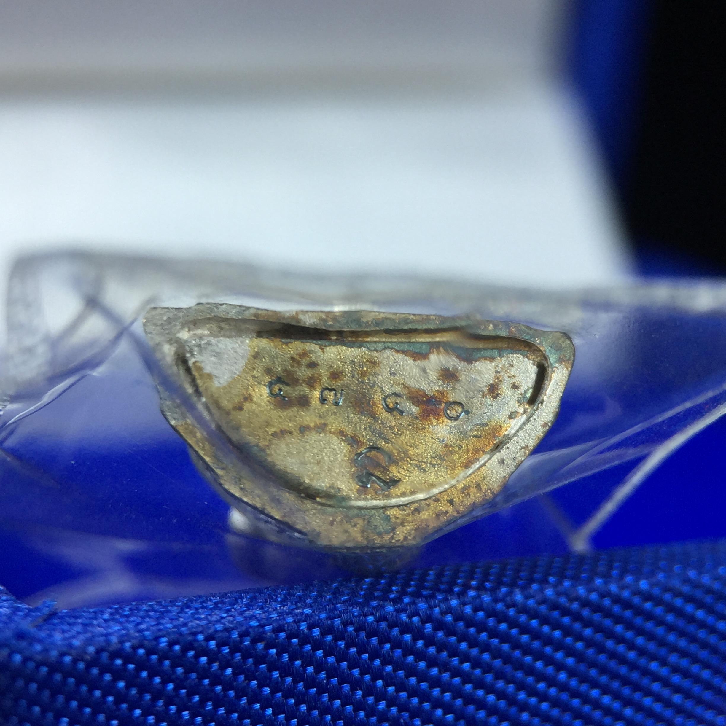 พระชัยวัฒน์พุทธสิหิงค์ ภปร. รุ่นสร้างหอพระธรรมศาสตร์ ปี2542 เนื้อเงิน(ผิวเดิม ซีนซองเดิม กล่องครบสวยสมบูรณ์) มหาพิธี 3วาระอันยิ่งใหญ่(ตอกโค๊ตและหมายเลข)1ใน 10000 องค์