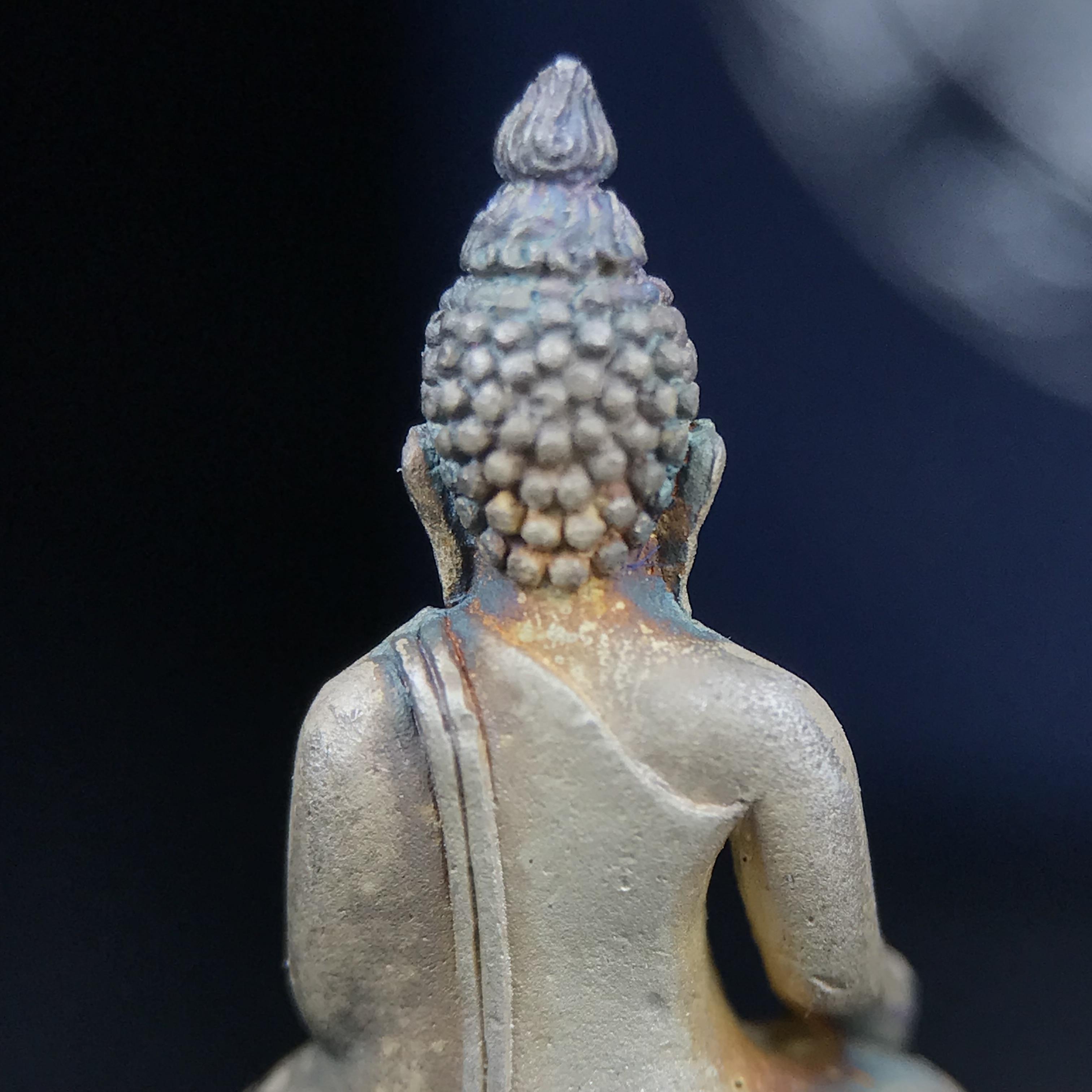 พระกริ่งไพรีพินาศ วัดบวรนิเวศวิหาร ปี2538 การไฟฟ้าส่วนภูมิภาคจัดสร้าง เนื้อเงิน(สภาพผิวเดิม ขึ้นสีรุ้งธรรมชาติ สวยแบบนิยม)พร้อมกล่องบรรจุเดิม หมายเลข ๖๓๘๔